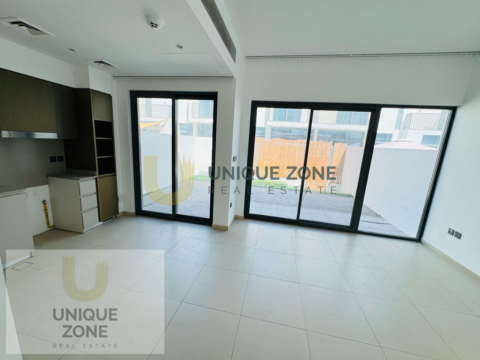 MULTIPLE OPTIONS | PRIME LOCATION | READY TO MOVE