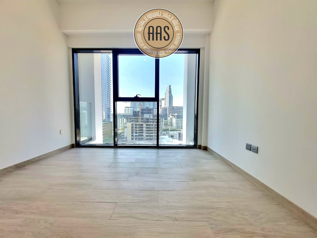 Chiller Free | Corner Unit | High Floor | Kitchen appliances
