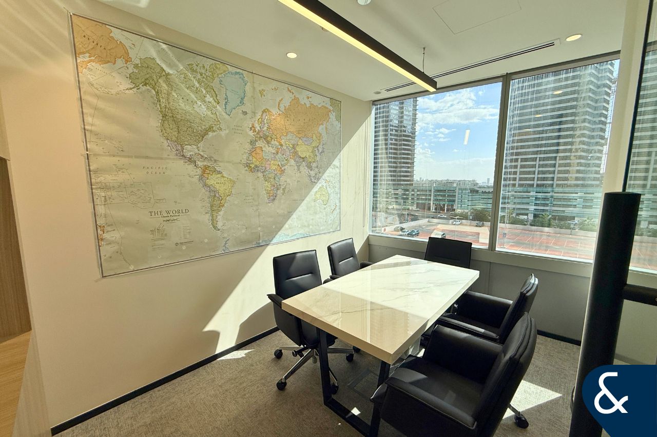 Premium Office Space | Vacant | Furnished