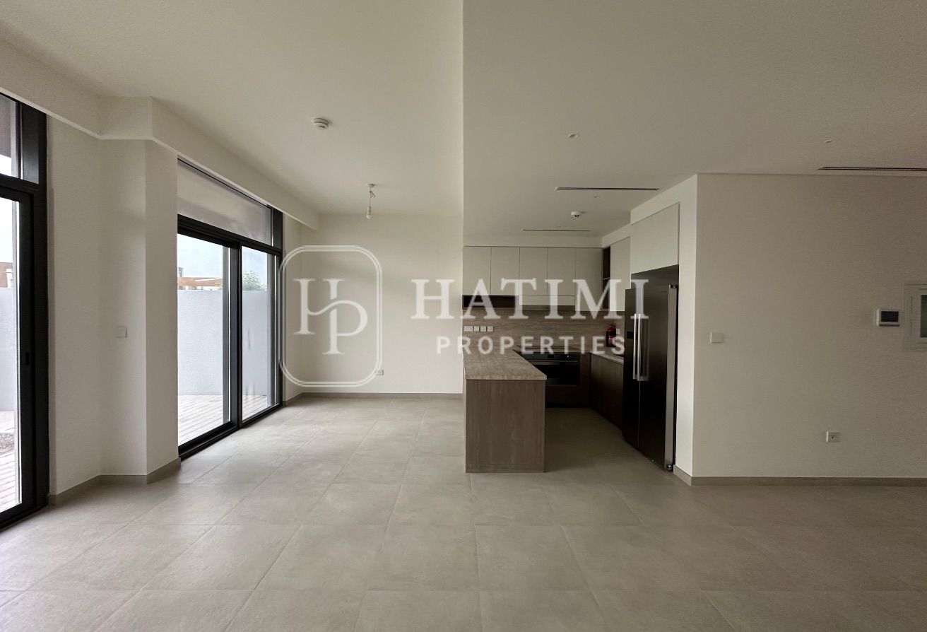 SINGLE ROW| BRAND NEW| GREAT LOCATION