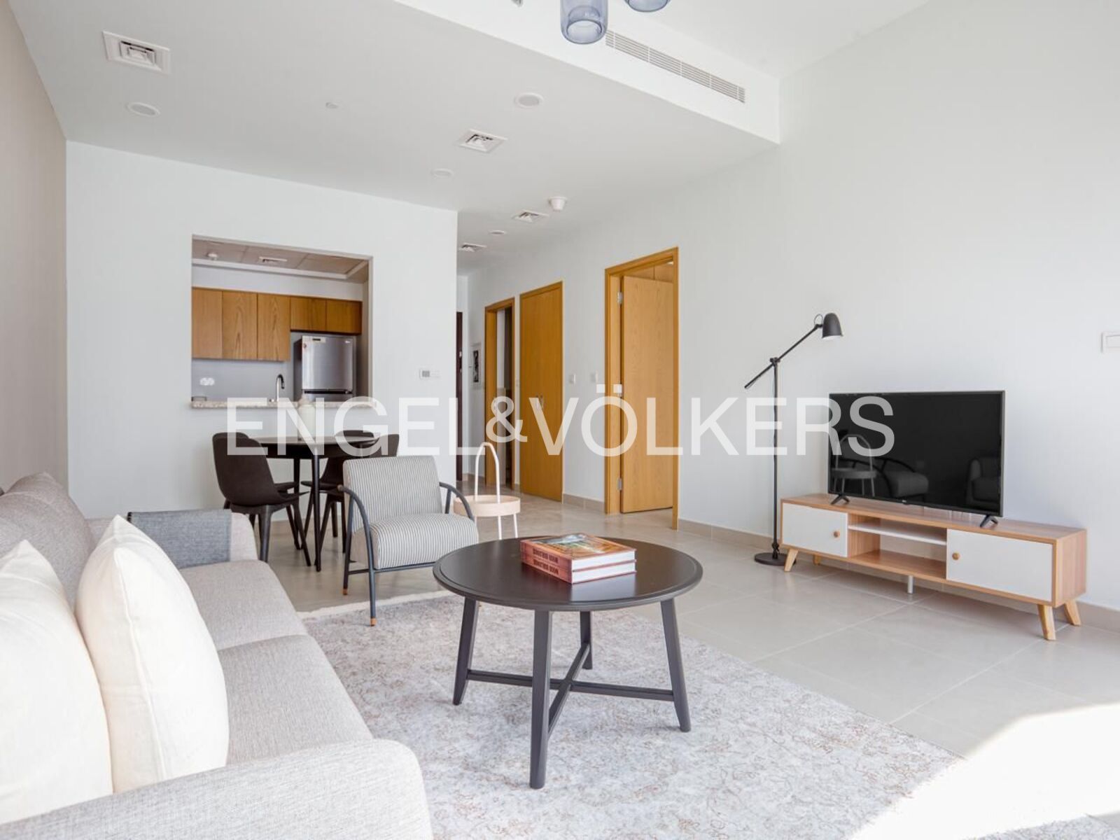 Vacant | Partial Canal | Spacious