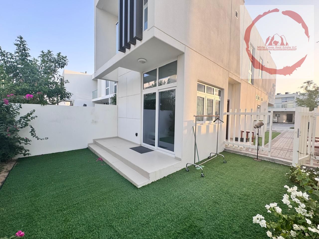 Spacious 3BR+Maid| L-Shape garden| R2-EM| B2B