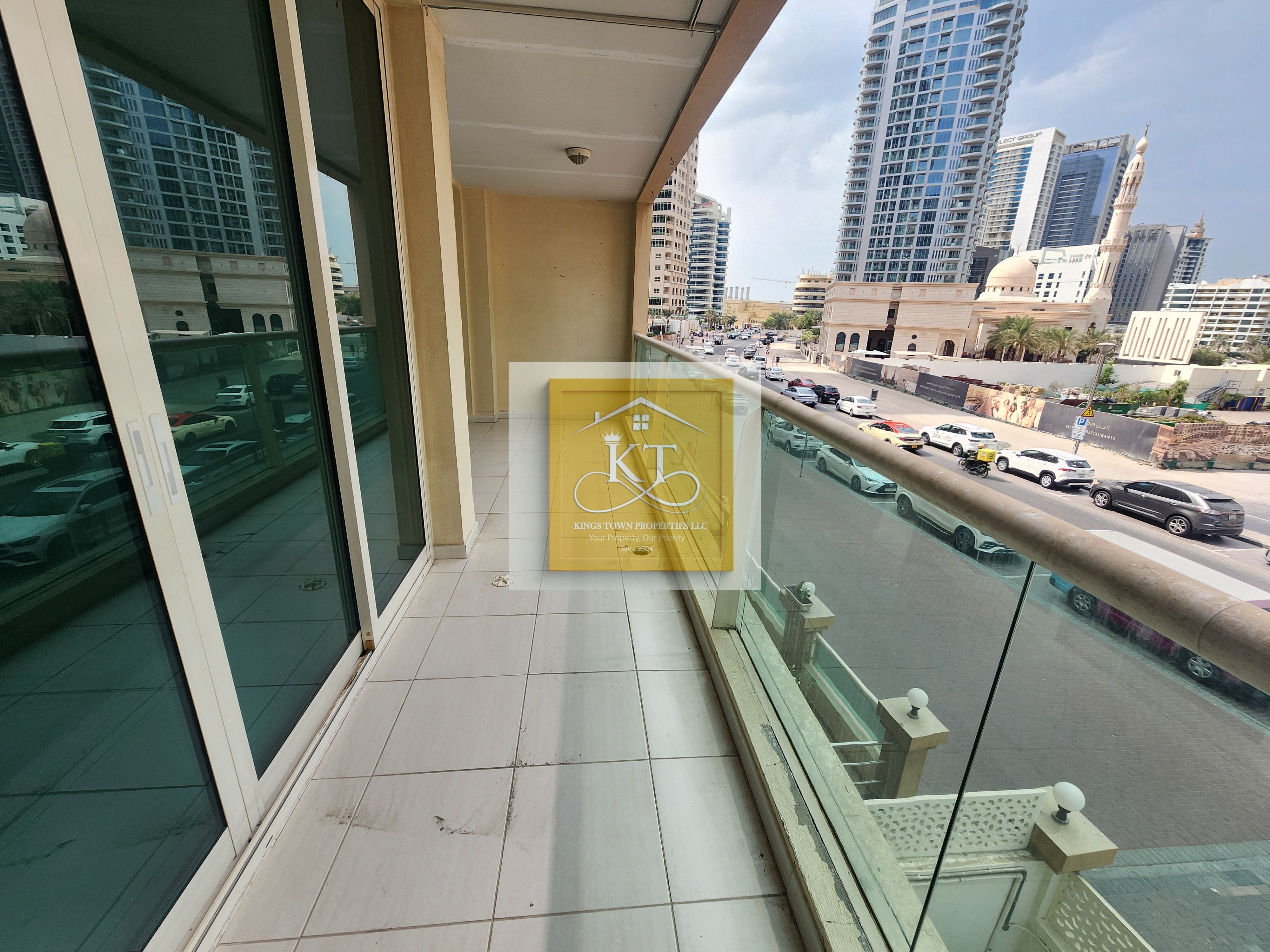 Stunning Sea View!! vacant!! 2 BR+ laundry!! Lower Floor!!