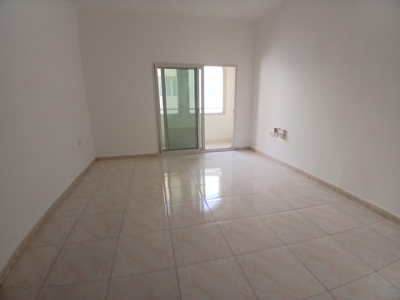 Spacious and Lavish 2BHK with balcony and central AC With NO deposit