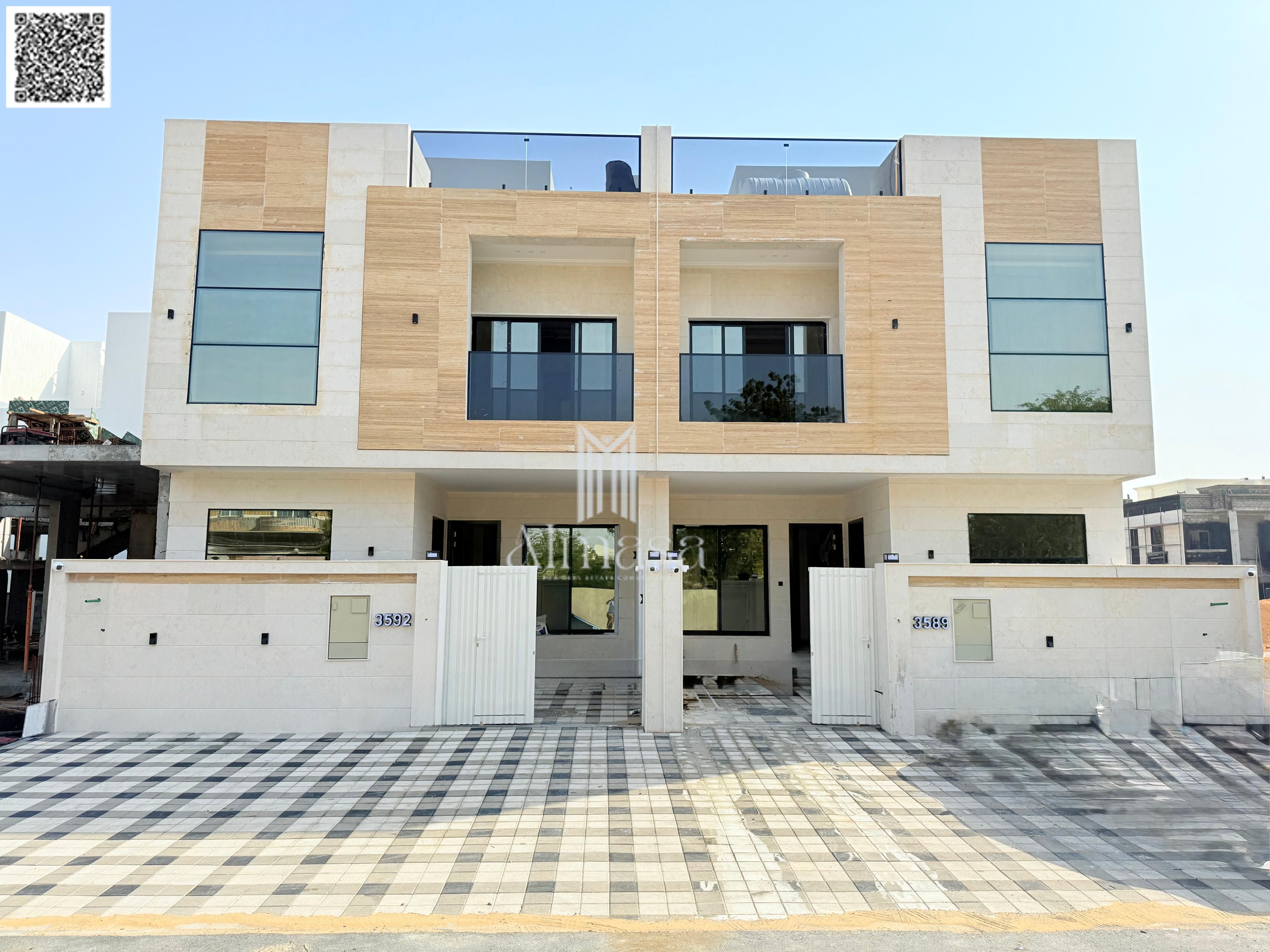 For sale: 5-bedroom villa with a roof terrace in a prime location, registration fees included - excellent finishes - spacious building area