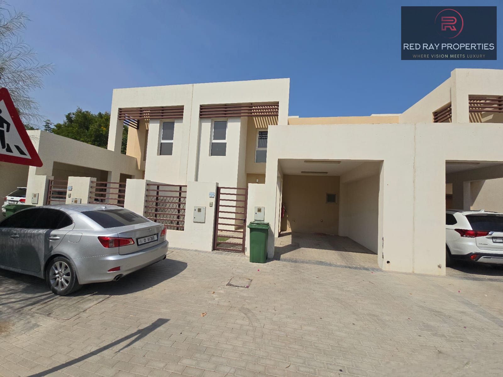 Fabulous Unfurnished 2 Beds Townhouse | Yearly