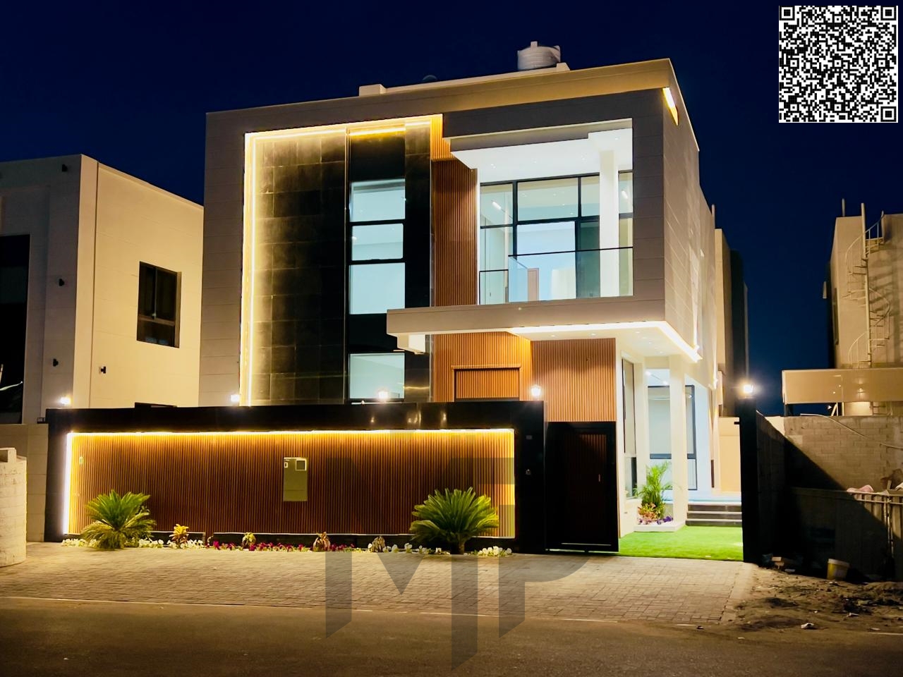 Luxury villa in Al Bahia, including registration fees, with two floors and a rooftop, ready for immediate occupancy and featuring high-end finishes. F
