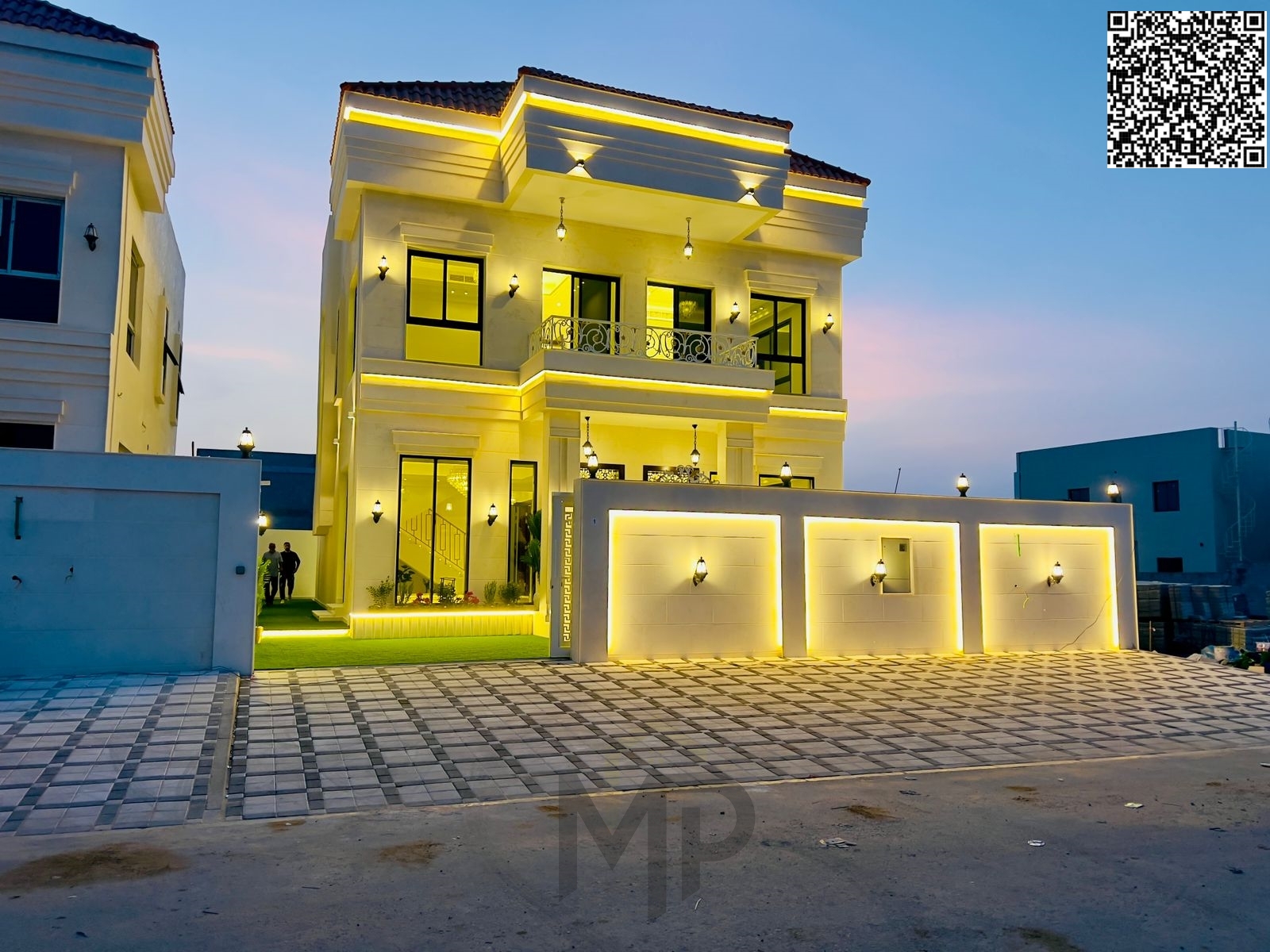 For sale: Modern villa near the mosque in Al Amrah (directly next to the Azha project), close to all services and near Sheikh Mohammed Bin Zayed Road.