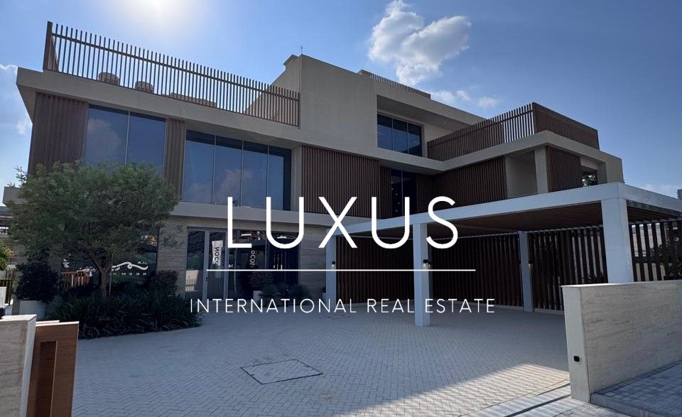 SEA VIEW | LARGE PLOT | GENUINE RESALE