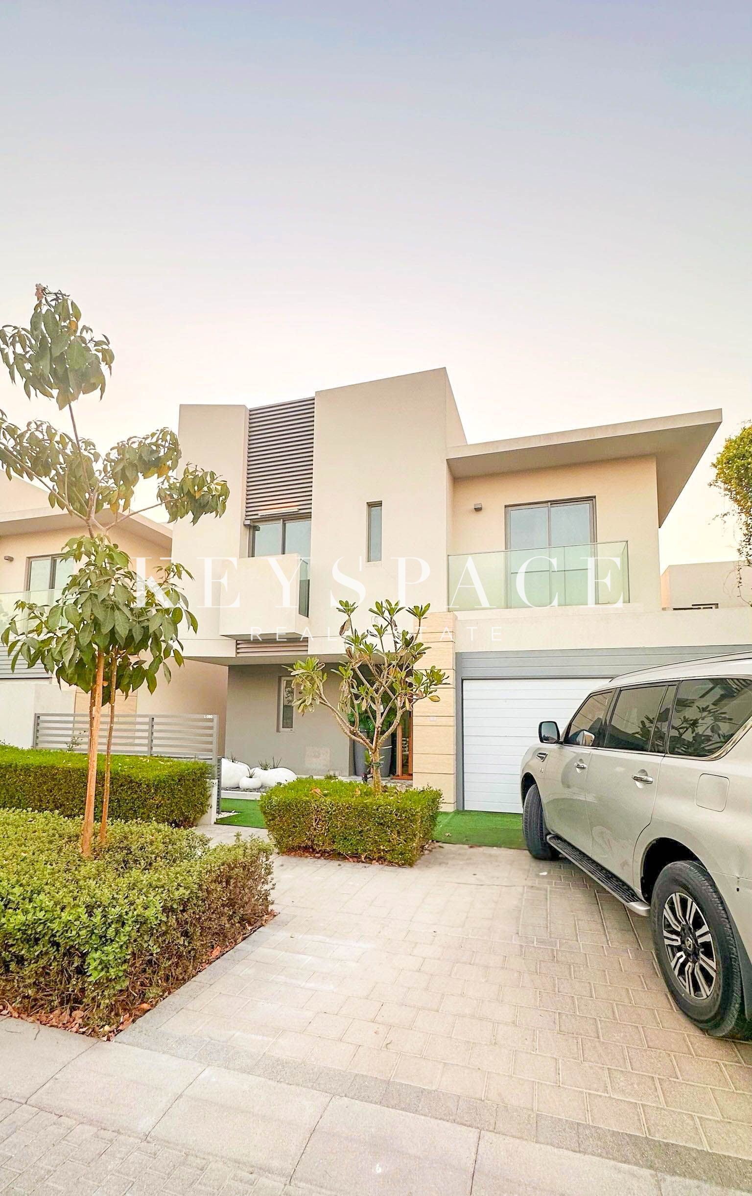 Refined Luxury Living | Premium Villa Close to City Center | Resale