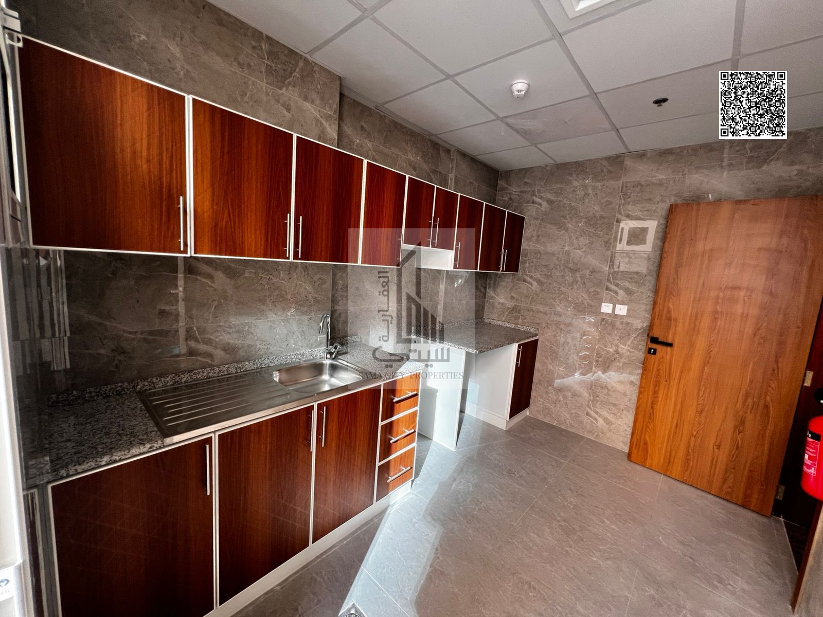 Apartment for rent in a prime location, close to all services.