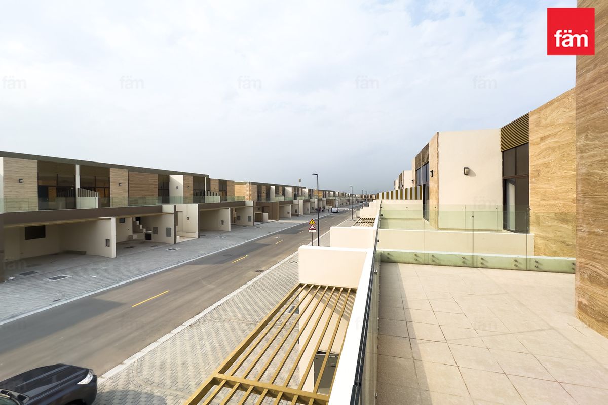 Brand new townhousewithout furnituregarden