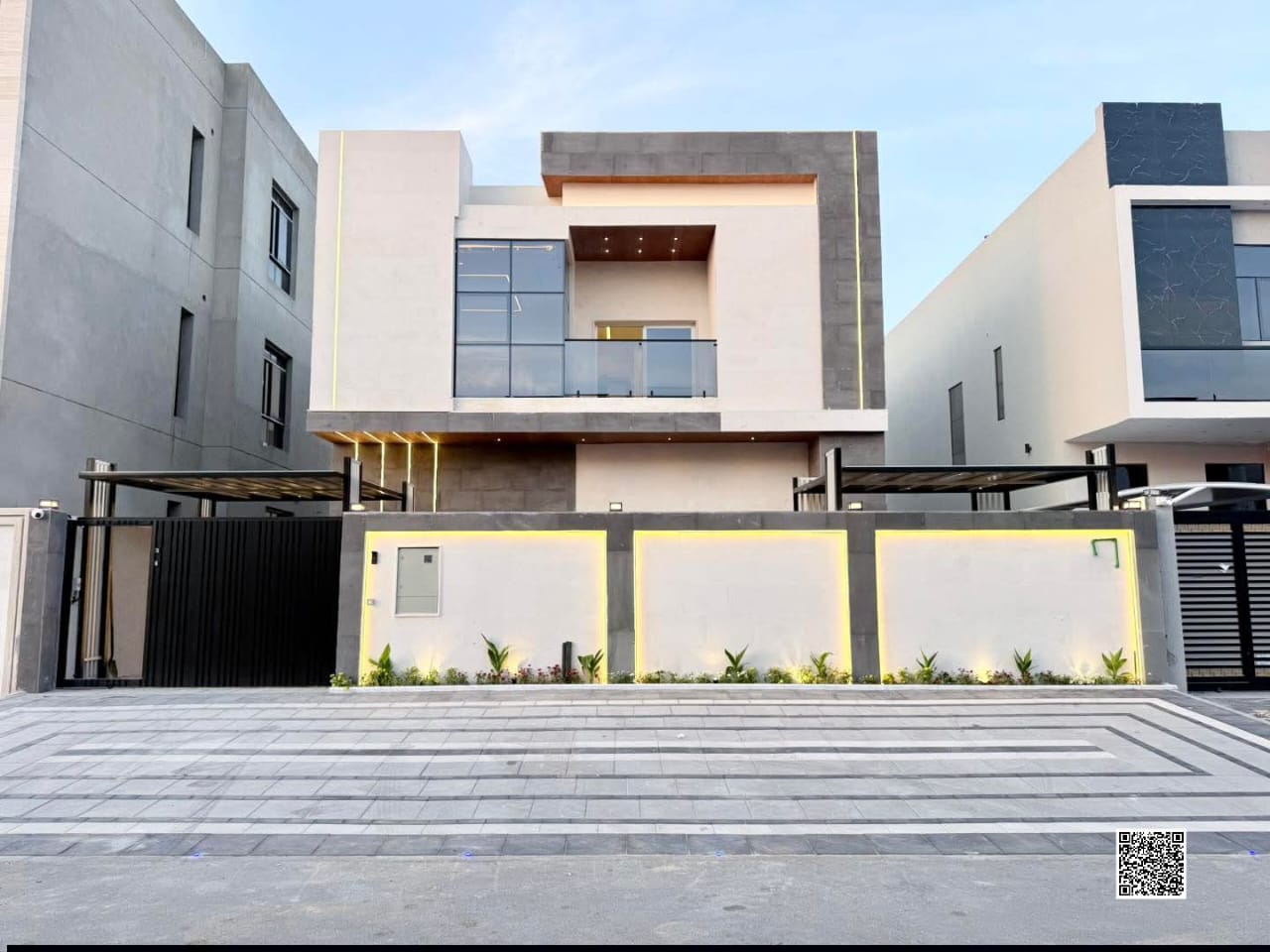 Villa for sale directly from the owner, freehold, open to all nationalities, registration and ownership fees included. Two floors with a courtyard sea