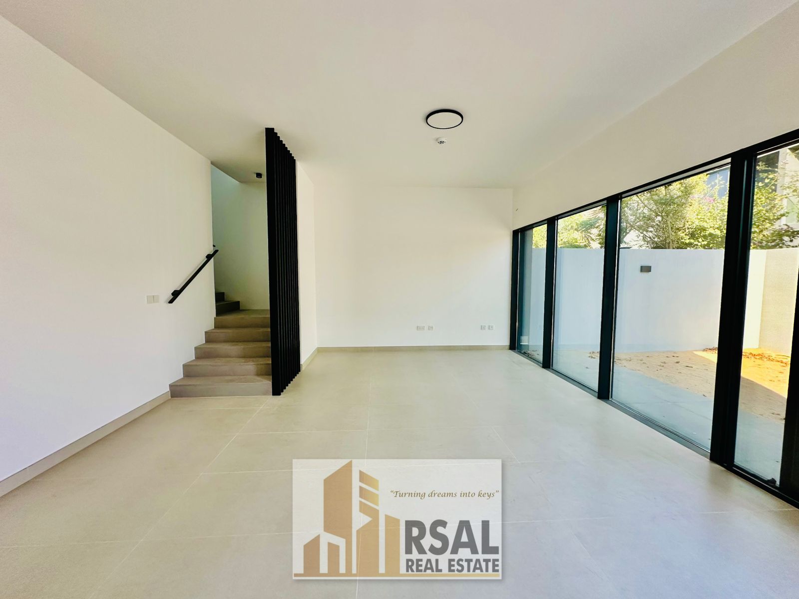Specious 3BR townhouse Corner unit in kaya masaar