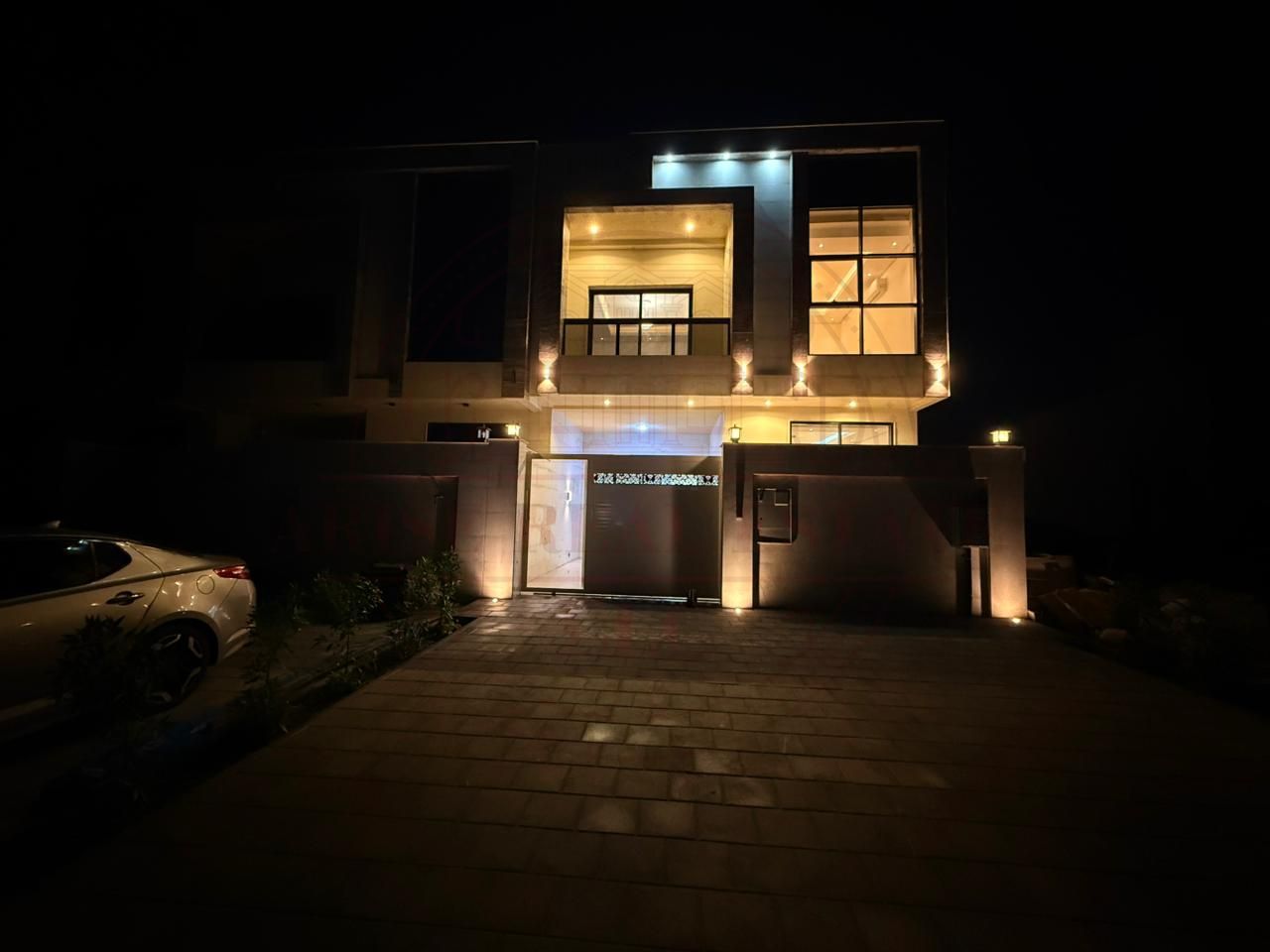 Hot Deal | 5BR Villa with Majlis & Maid Room for Rent — Al Yasmeen Ajman — AED 95,000