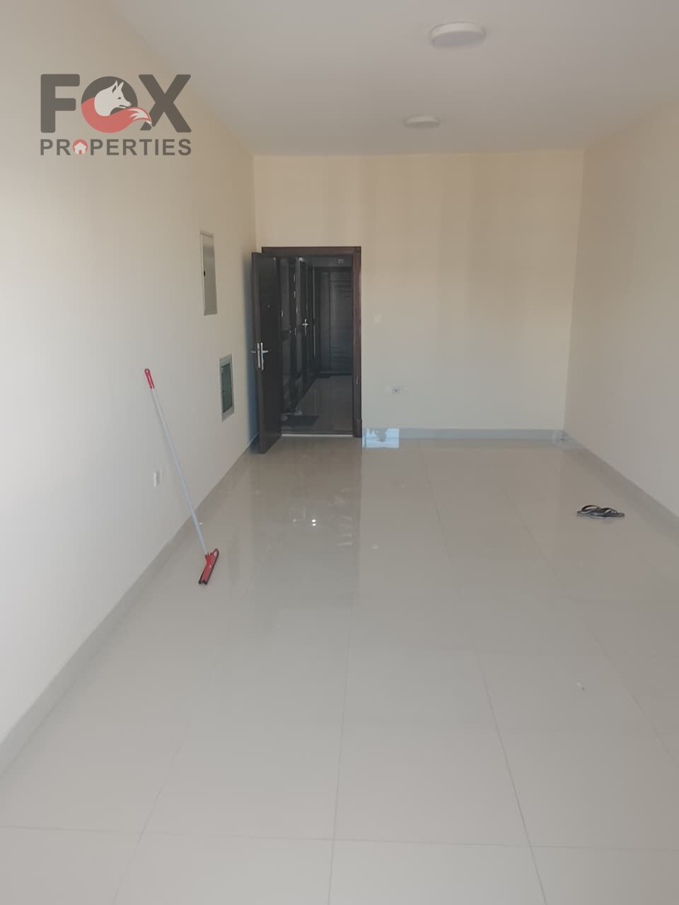 With spacious areas | Easy access to Sharjah and Dubai | Security deposit | Payment facilities | With balcony