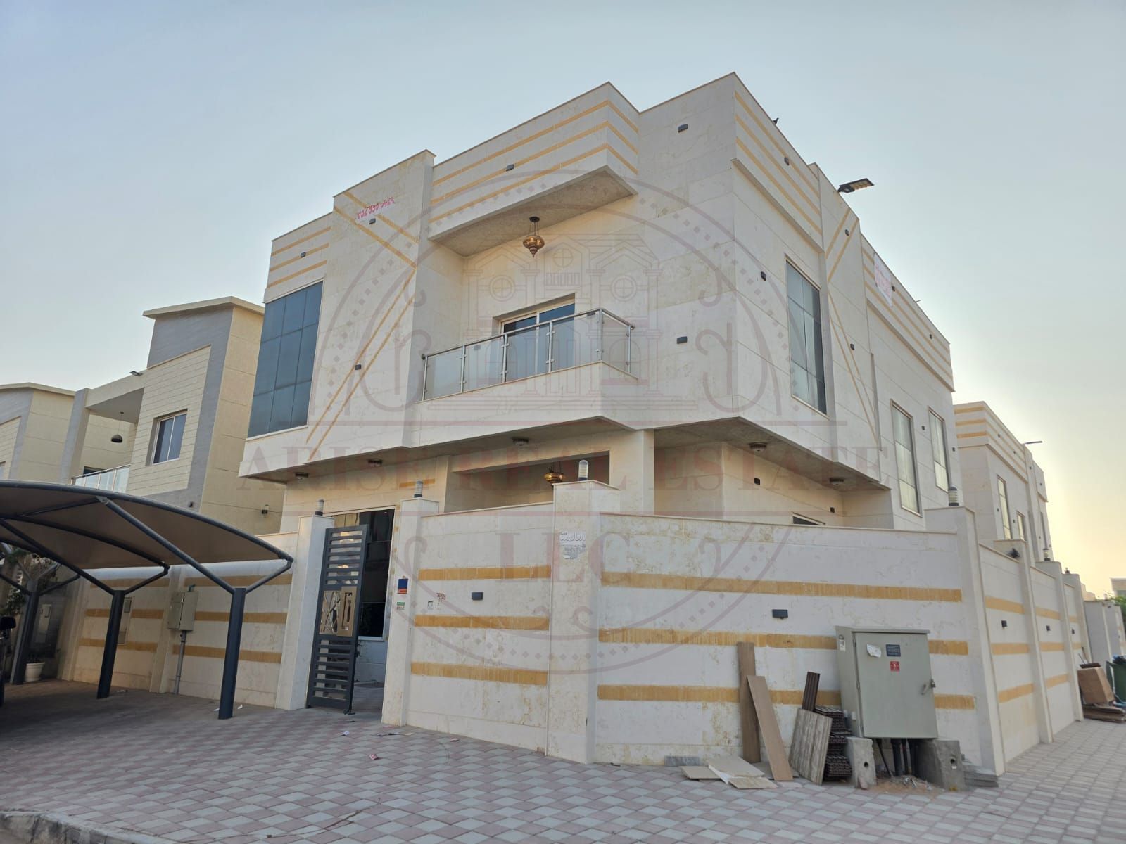 Corner Villa for Rent in Al Yasmeen | 5 Master Bedrooms | 4000 Sqft — AED 125,000