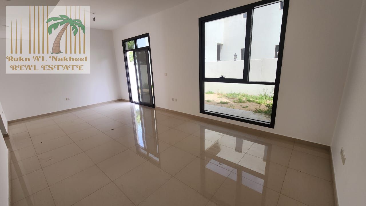 Modern Townhouse, Spacious, Family Friendly