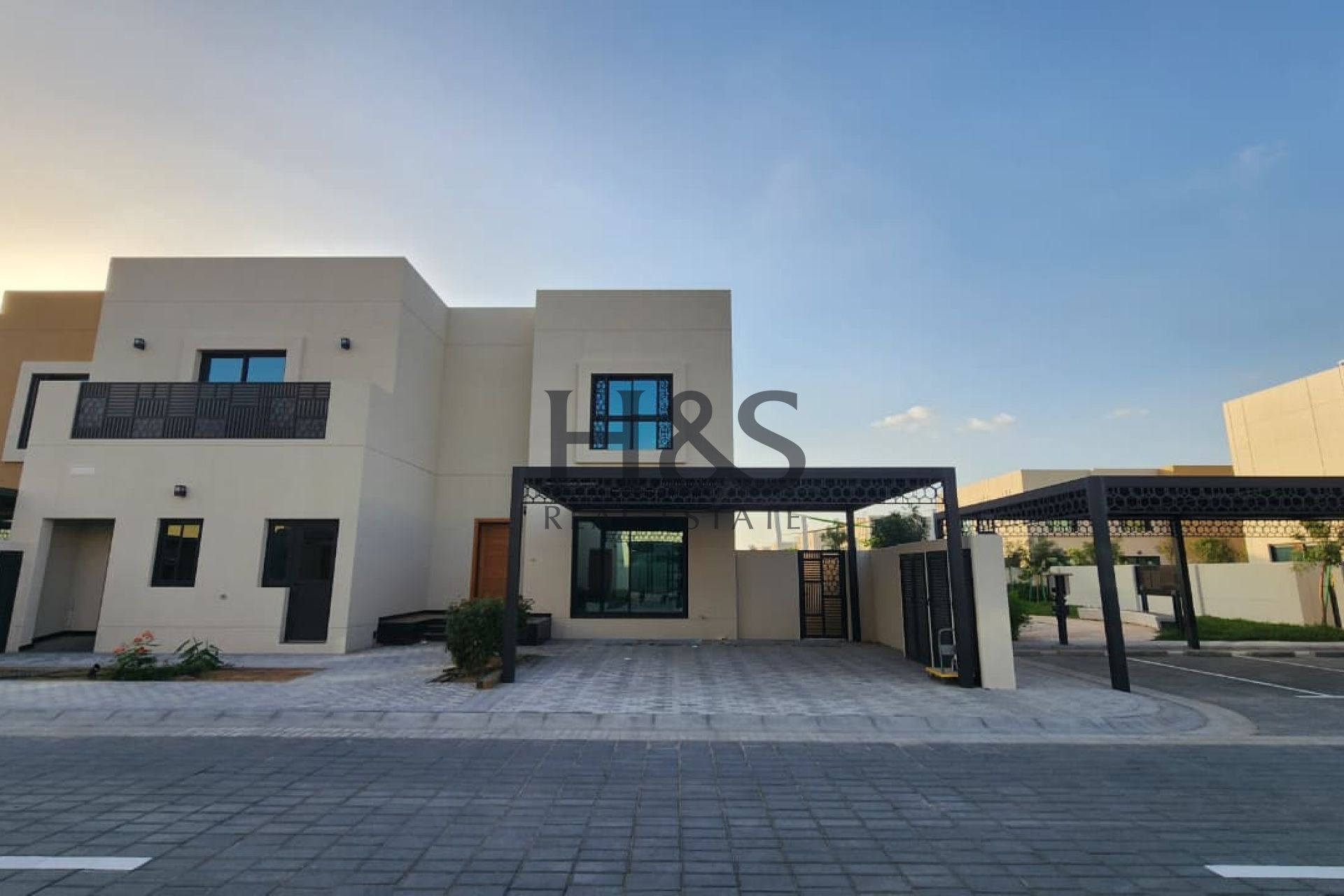 5BR Single Row Villa | Maid & Driver Room | Private Pool Provision
