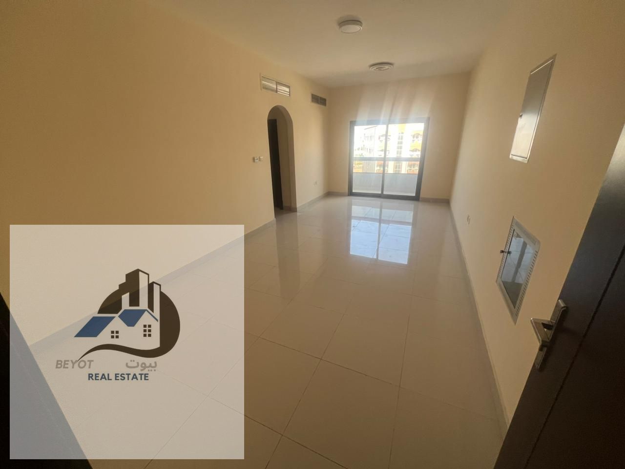 For Rent in Ajman – Al Jurf 2 Area A well-located 2-bedroom apartment with living room, very close to Al Aqsa School, ideal for families and offerin