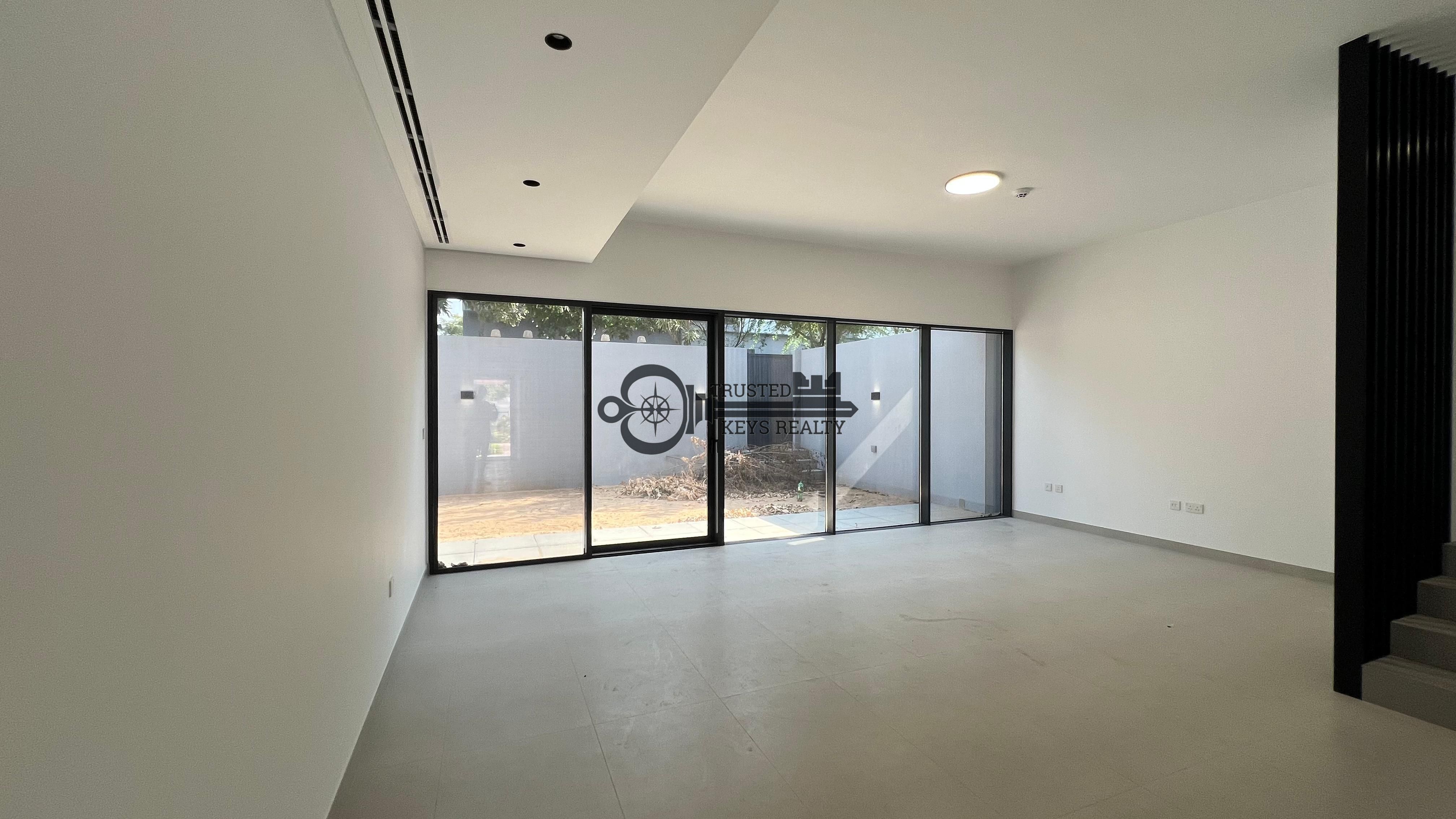Three-Bedroom Townhouse for Rent in Massar Robinia
