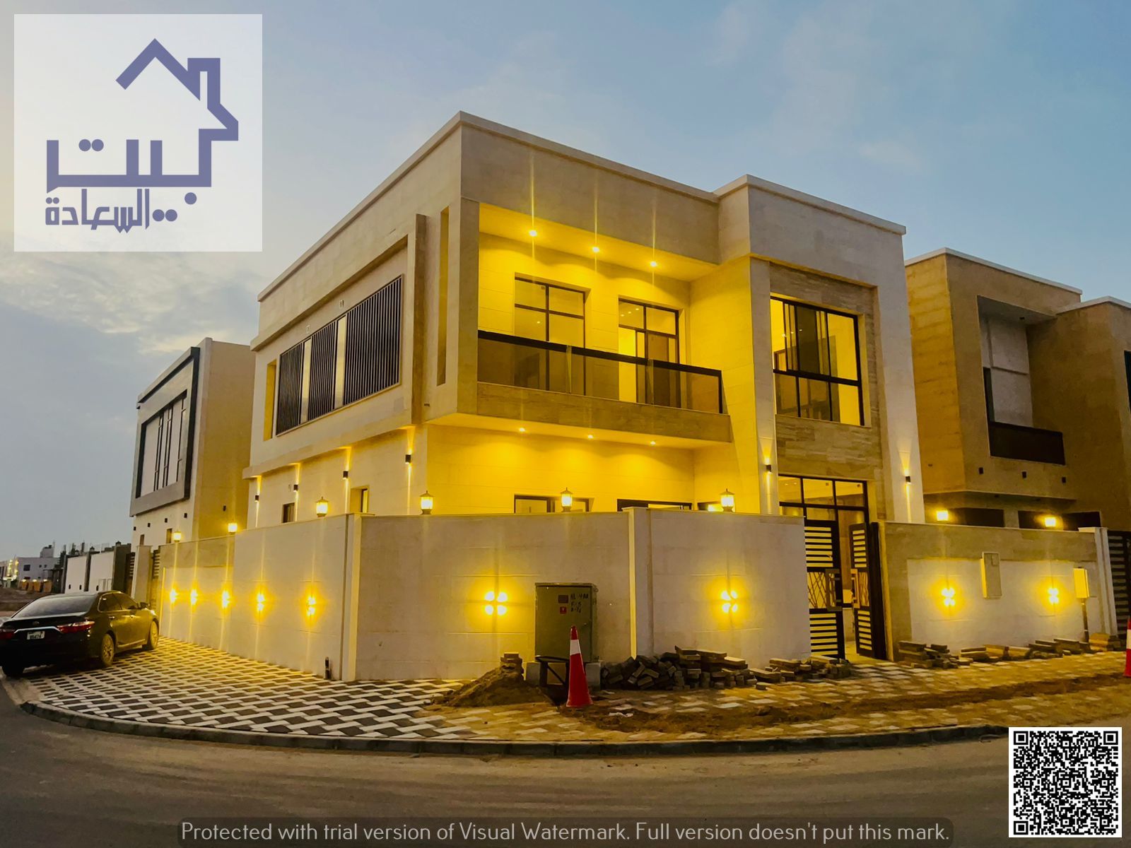 Corner villa on two streets, includes water and electricity, on the main street, excellent location, freehold ownership for all