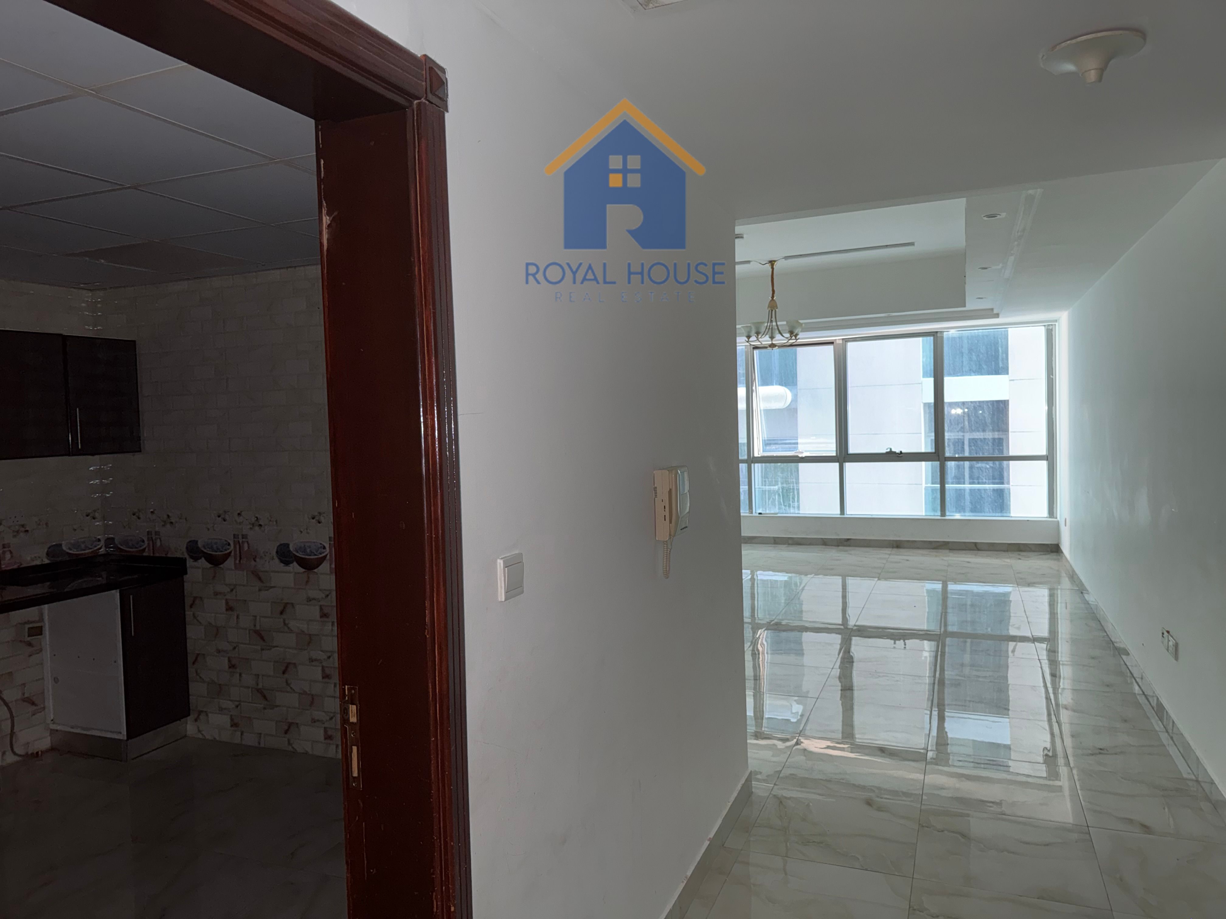 Stunning 2 BR in Al Majaz with Covered Parking & Water Views