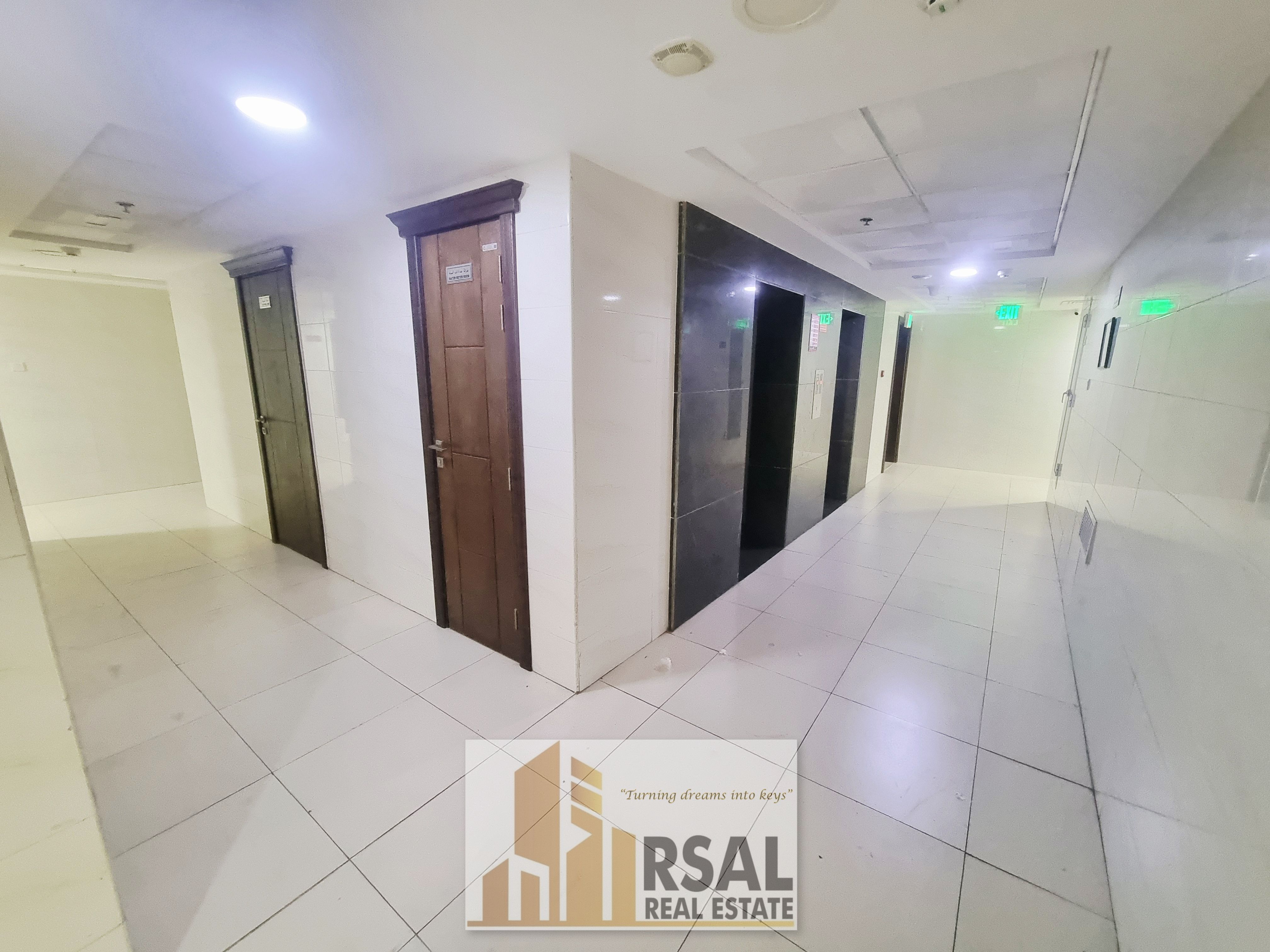 Afordabke Lavish Family 2Bhk/Like a Brand new/Building Coverd Parking/Ready to Move/Easy Payment/In front of Amity Private school/Close to Nasto Hyp