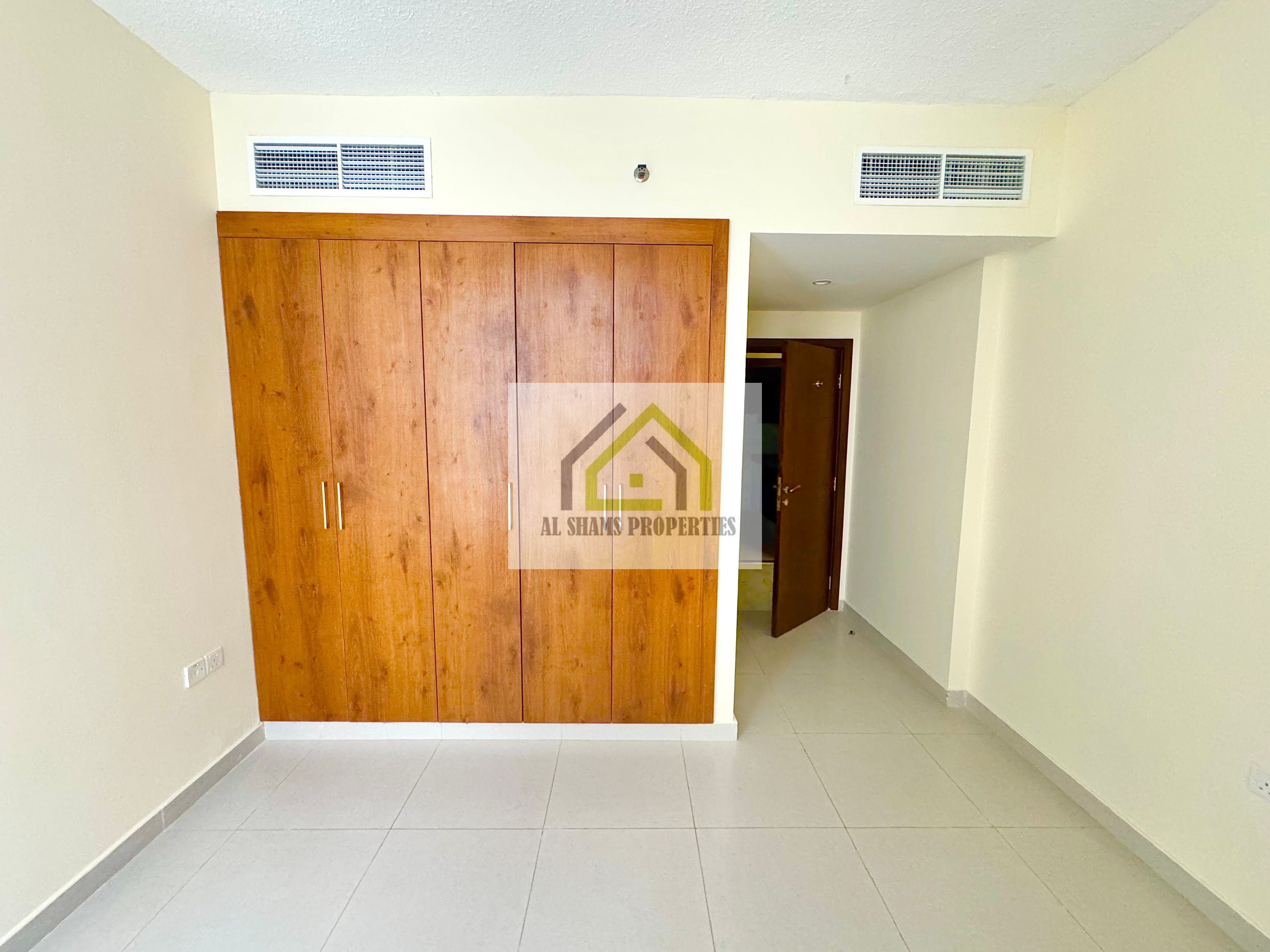 20 Free Days ! Like Brand New 1Bhk - 40K ! Wardrobes + Parking !
