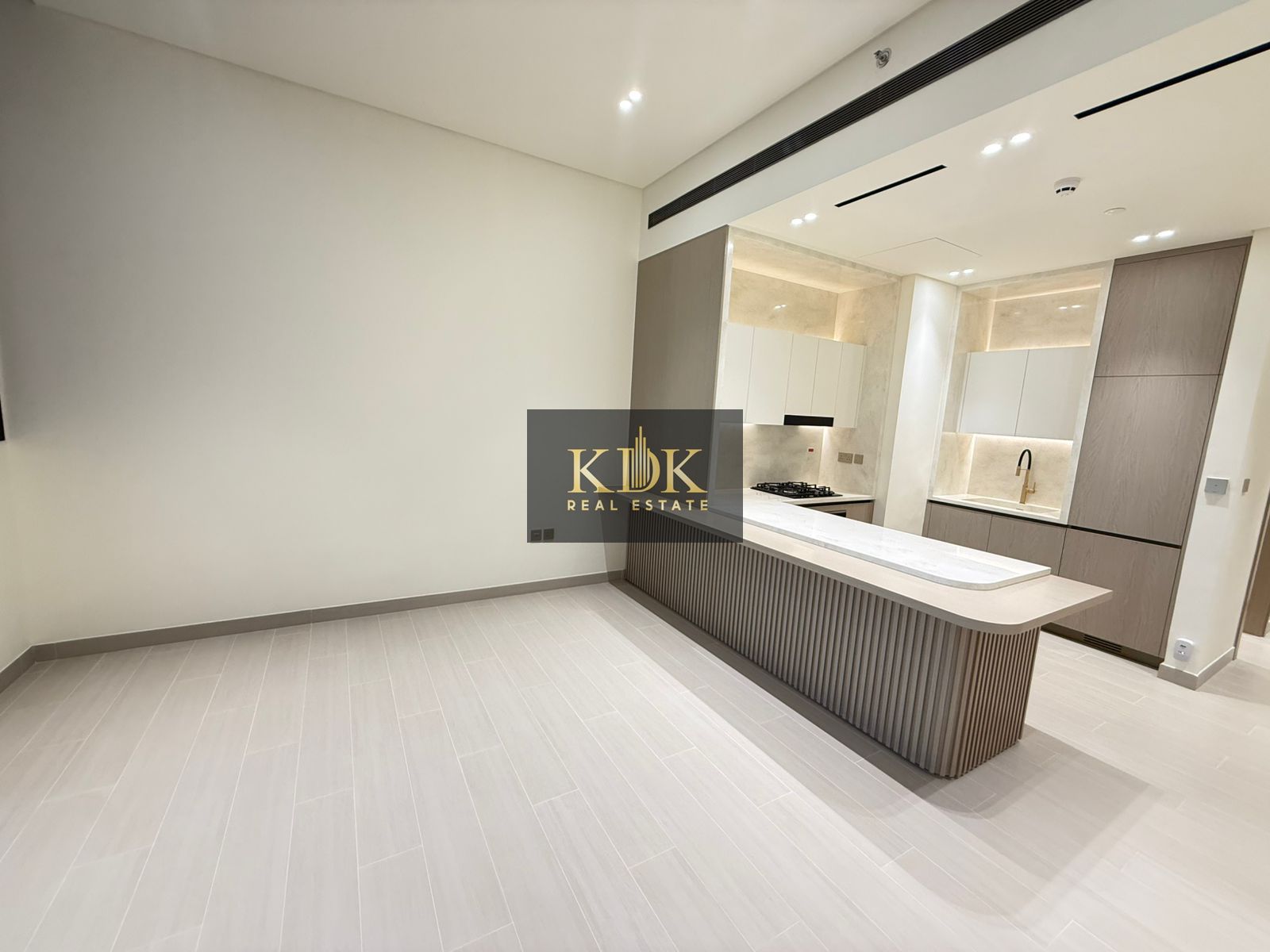 1Br+Store | Brand New | Prime Location