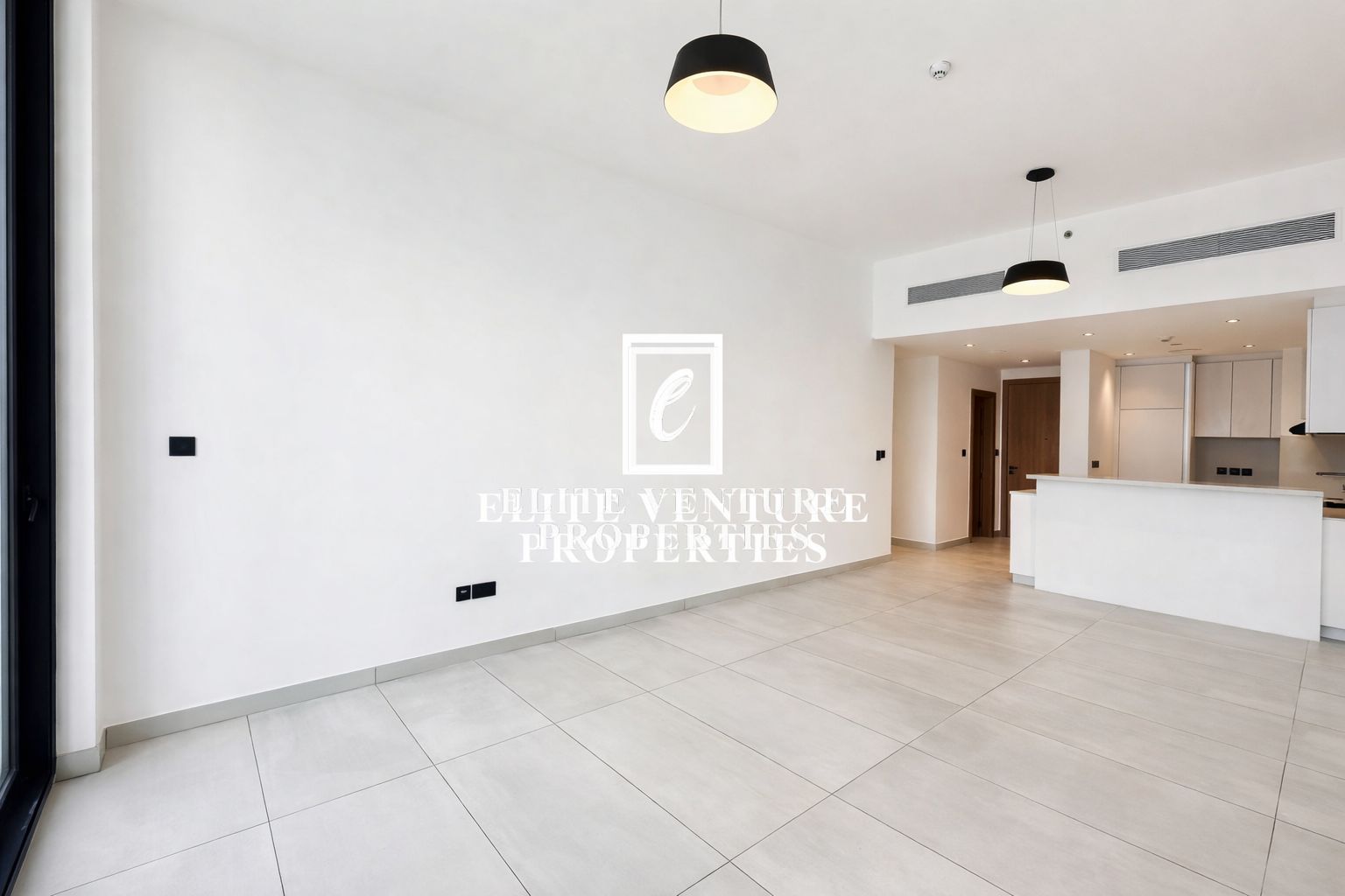 VACANT | PRIME LOCATION | SPACIOUS |