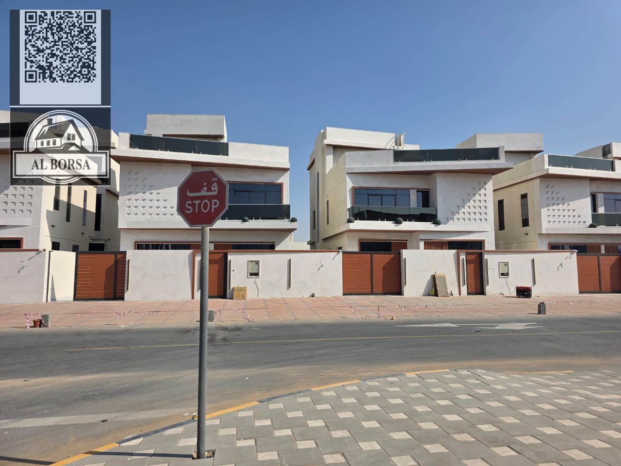 For sale: Independent villa in Al Zahia – Ajman, 5 master bedrooms + 3 living rooms + Majlis + Maid's room + Roof, ready to move in immediately.