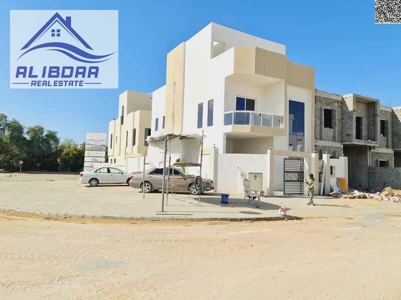 Corner Villa for Sale – Semi-Detached | Ajman Property Details: Corner semi-detached villa with a large plot and a wide front setback, perfect