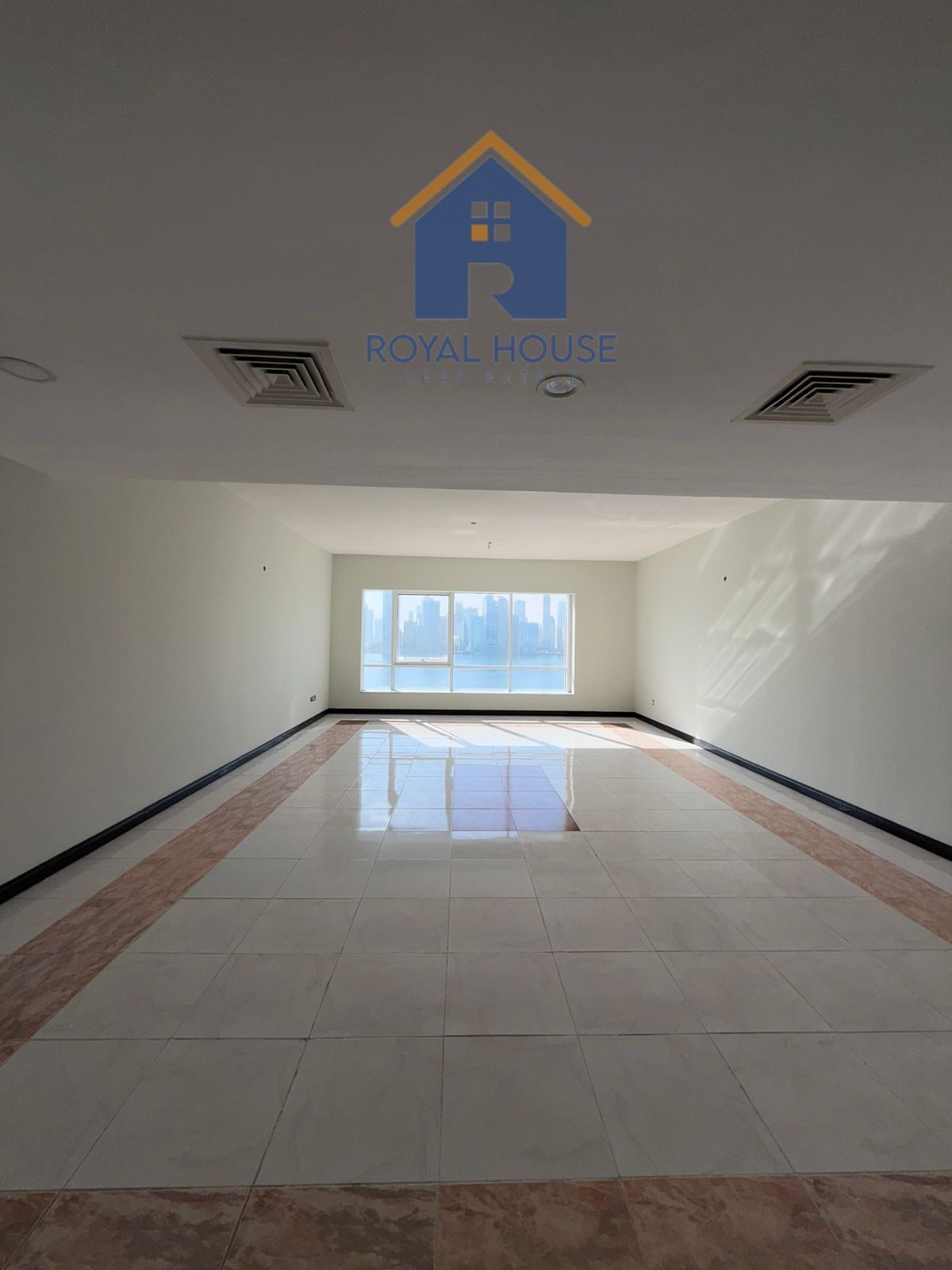 Spacious 4 BR with Ocean View in SG Al Majaz Building