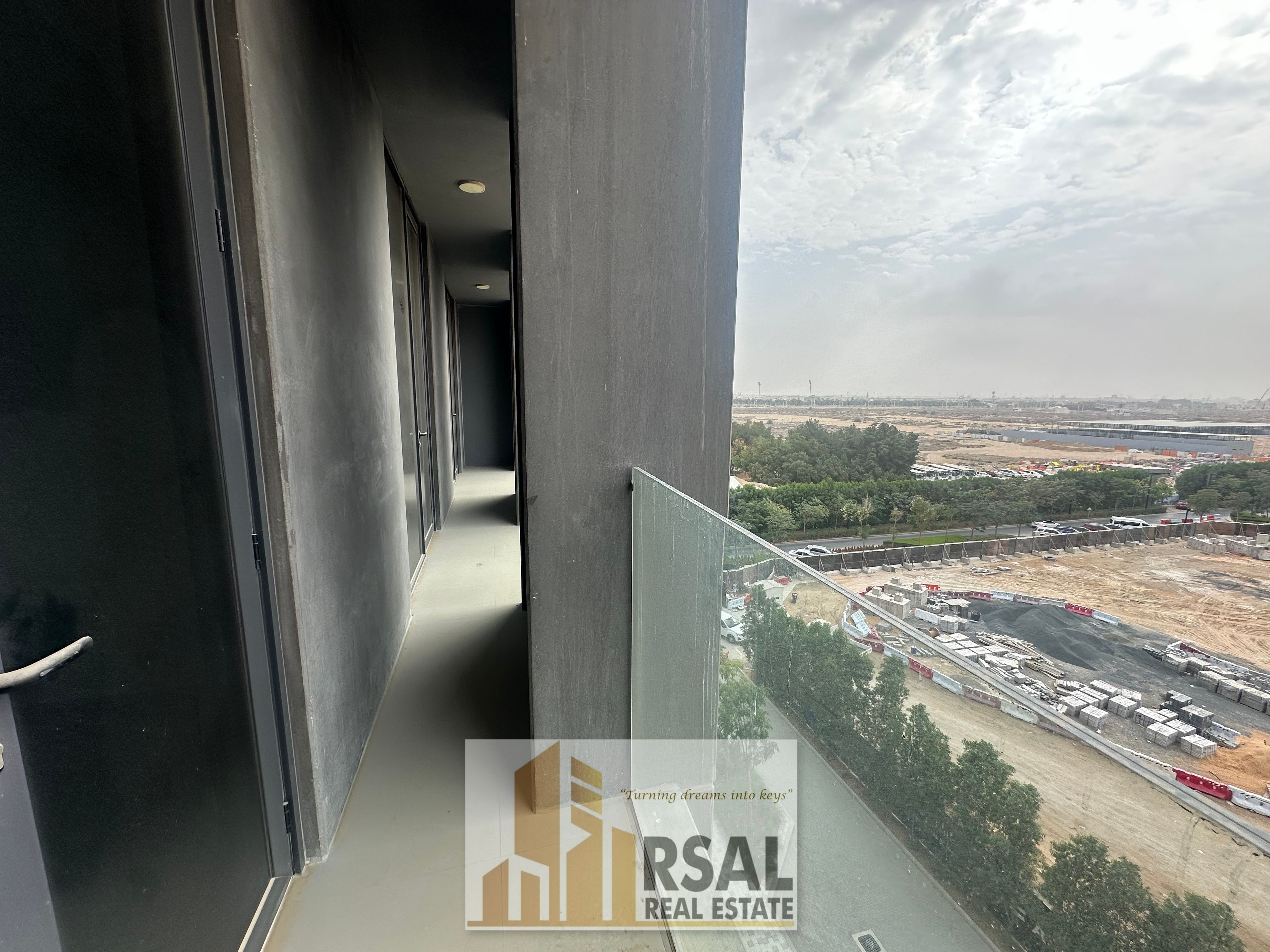 Luxurious spacious 2 bedroom apartment with balcony and All Amenities