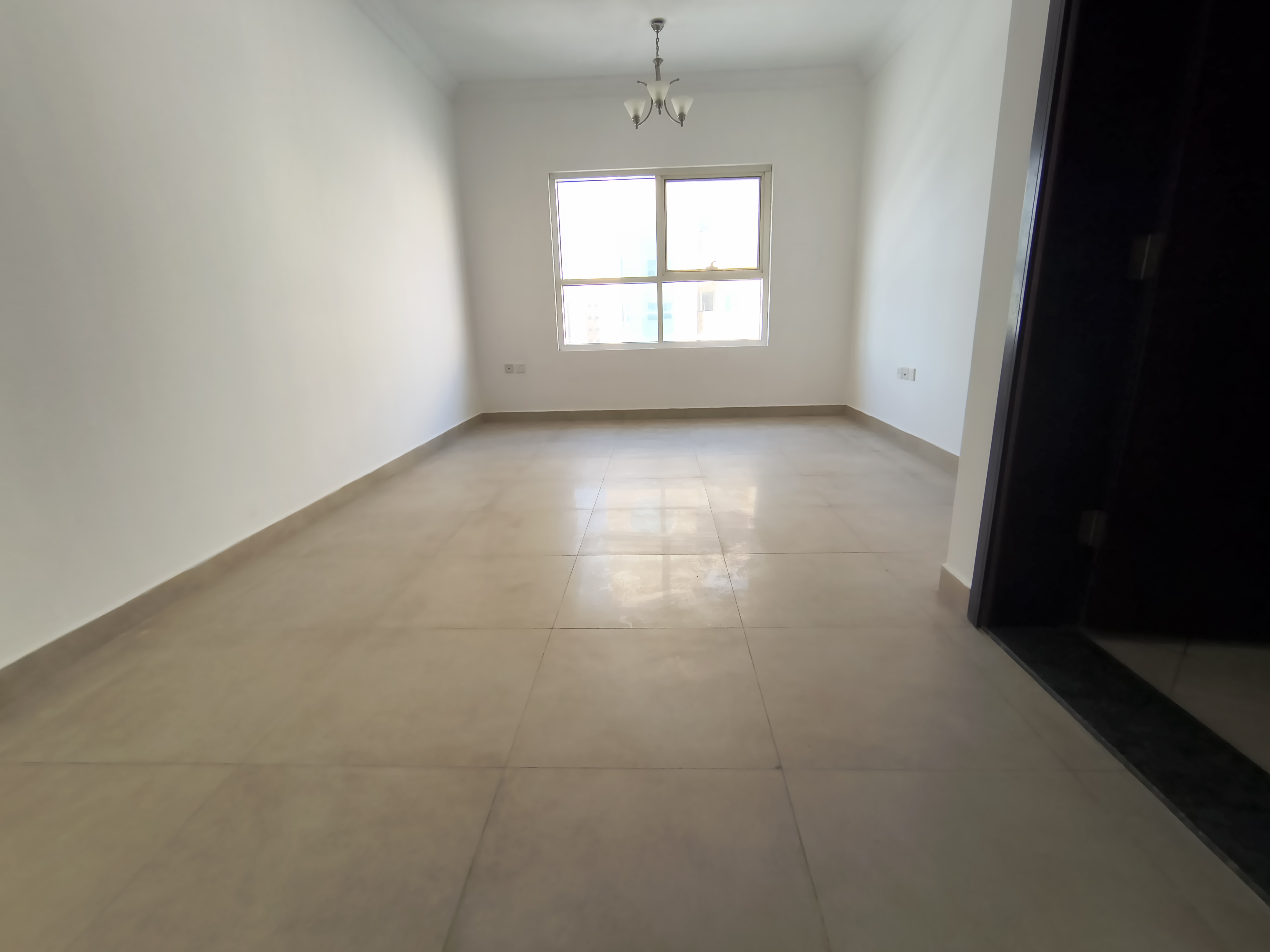NEW MUWAILEH SPECIOUS BRIGHT 1 BEDROOM HALL 2 BATHROOM WARDROBE BUILT-IN COVERED PARKING READY TO MOVE FOR FAMILIES ONLY 39K FNF