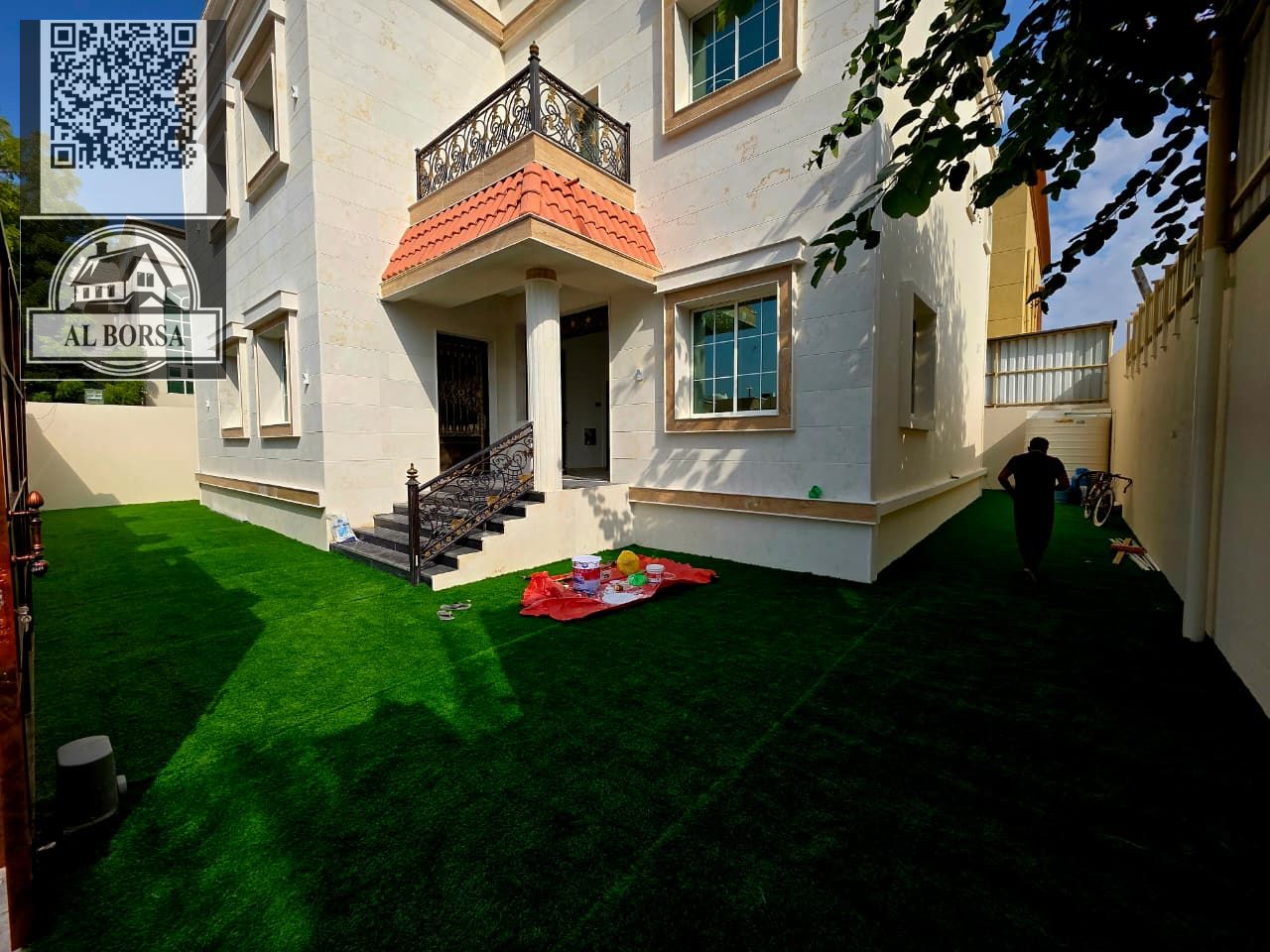 For sale: Villa in Al Rawda – Ajman, 5 master bedrooms + Majlis + Hall + Maid's room, including electricity, water and air conditioners, prime loca