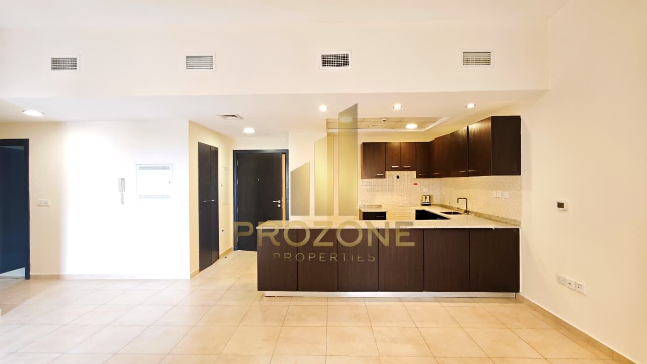 Multiple Cheques | Inner circle| 2 Bedroom | Open Kitchen | Balcony