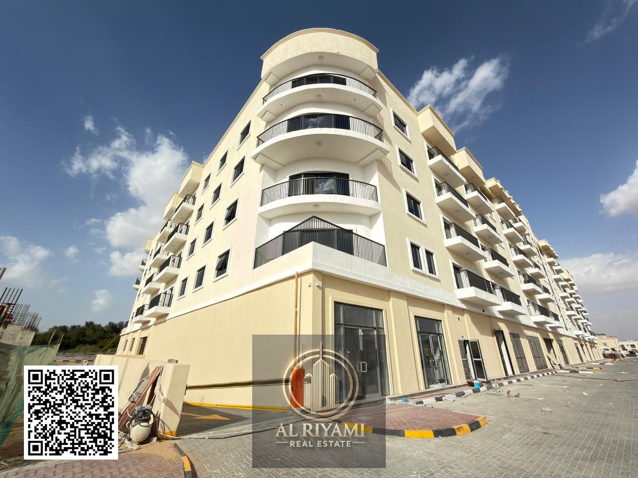 Experience modern living in a beautifully designed, family-friendly building. Freehold ownership available to all nationalities.