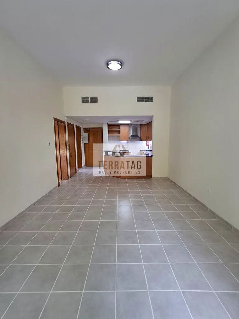DEAL MULTIPLE ONE BEDROOM WITH BALCONY FOR SALE ONLY 745K