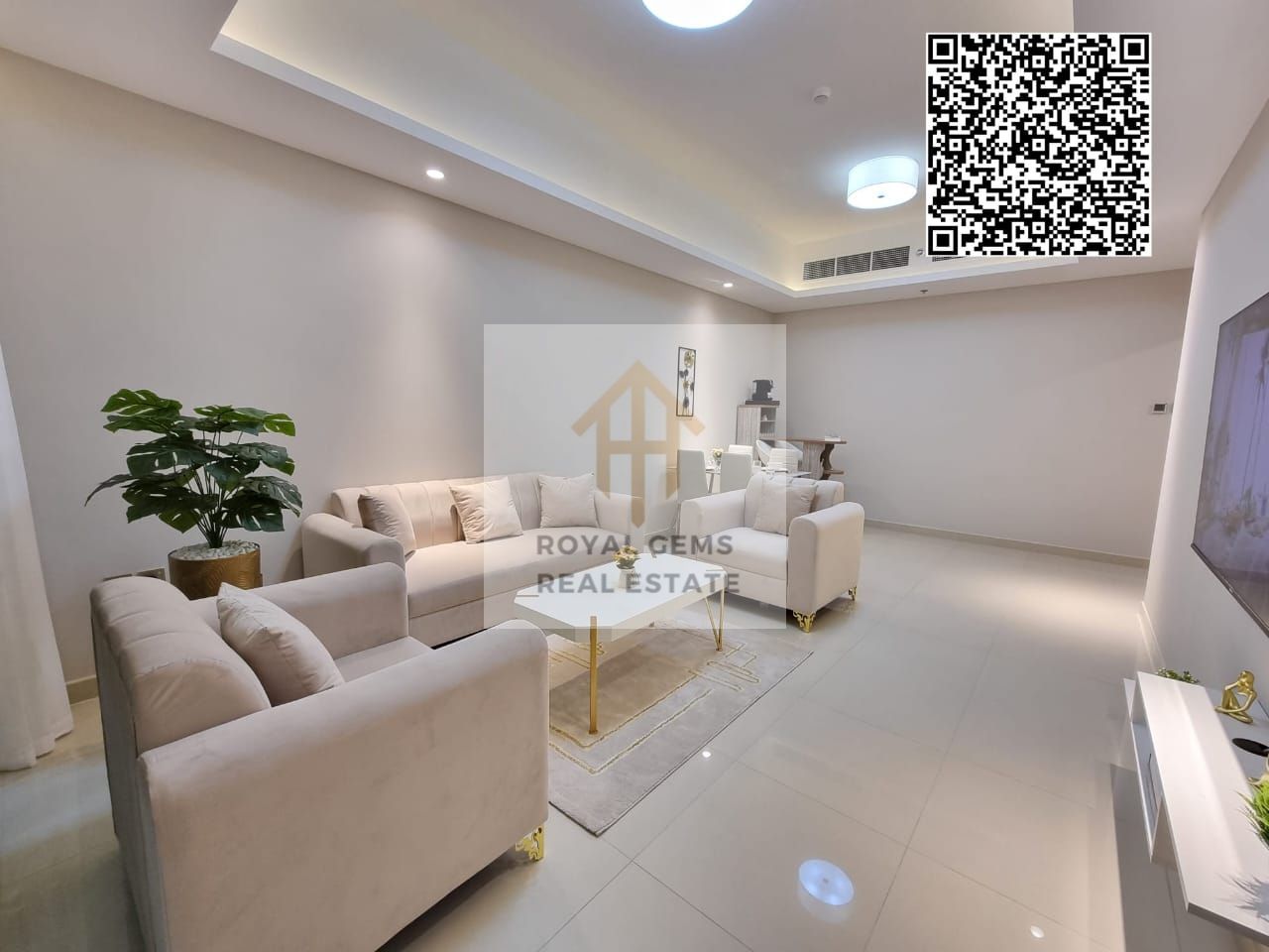 Spacious Two Bedroom with City View with Pool GYM and Parking