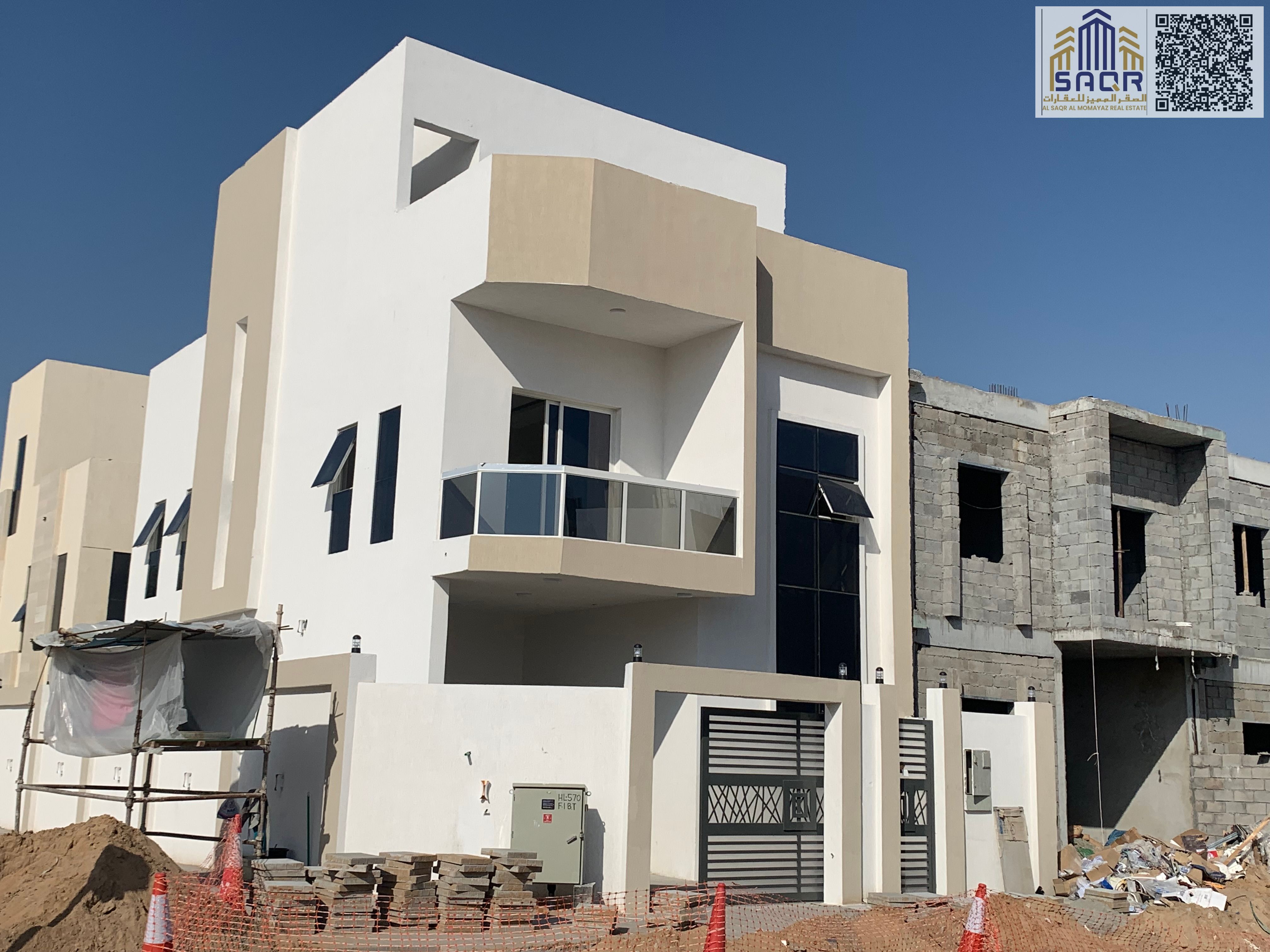 Villa for Sale in Al Helio 2 – Ajman A spacious villa located in the prime area of Al Helio 2, offering a modern design and comfortable living space. The villa consists of Ground Floor + First Floor + Roof, featuring 4 bedrooms, well-planned interiors, an