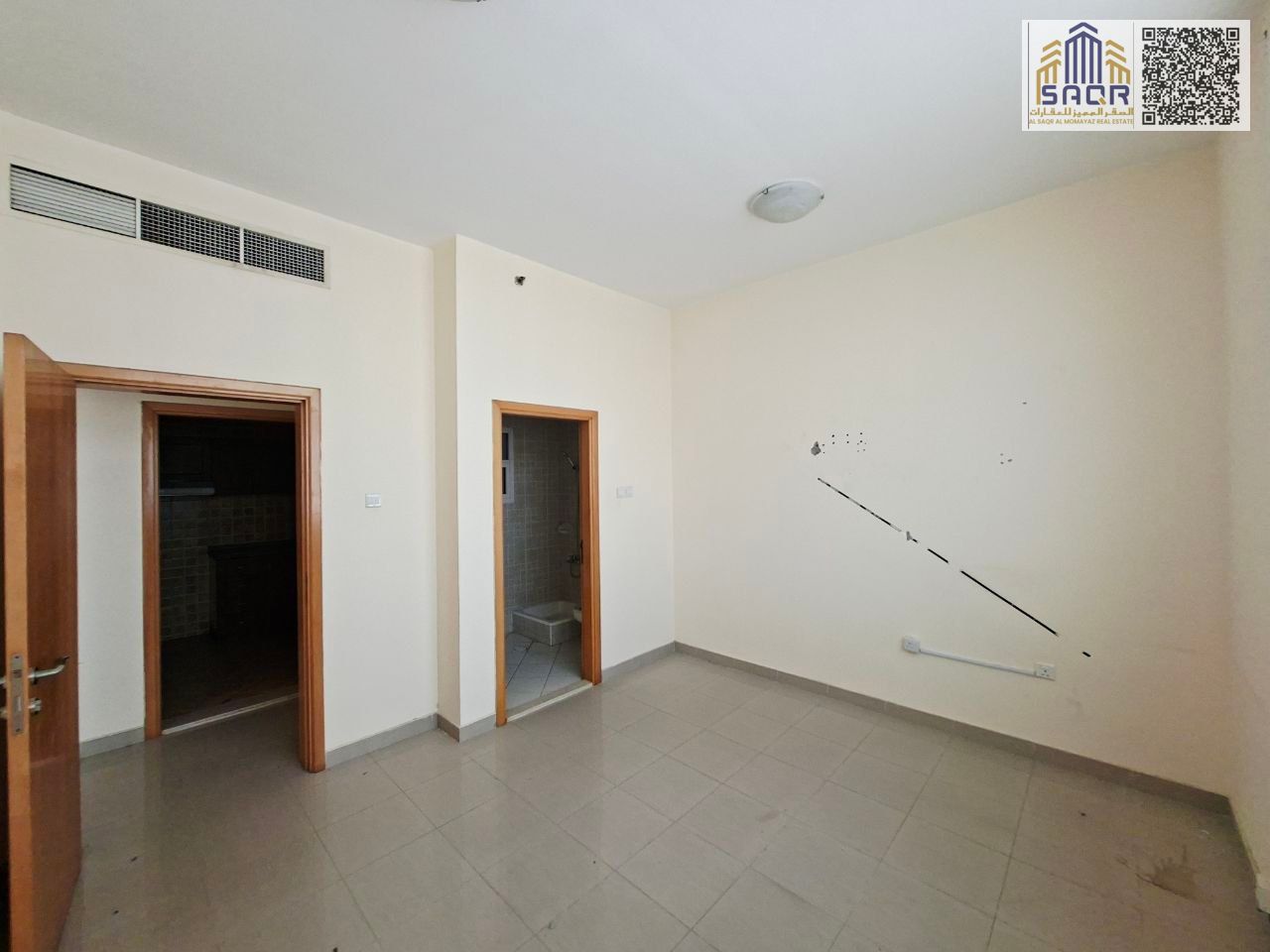 Apartment for rent in Al Jurf 2 at a great price, close to all services, next to a mosque. One bedroom, living room, and two bathrooms.