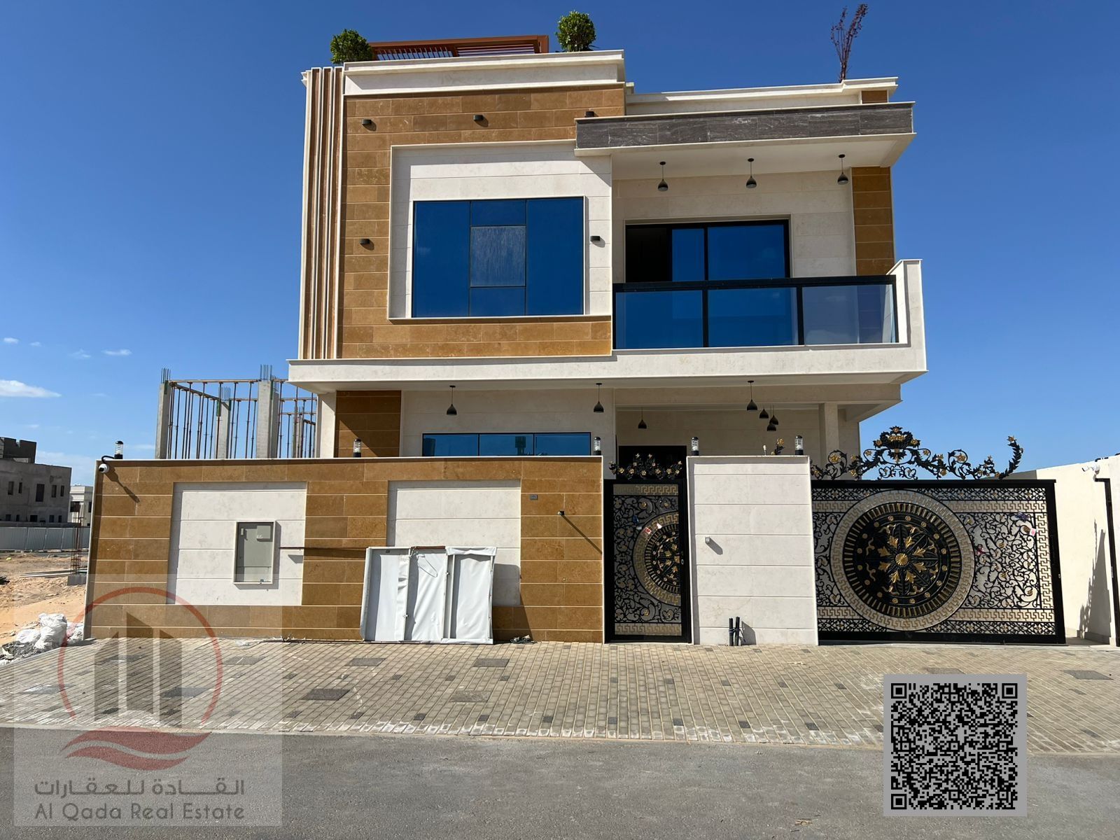 Villa for sale in Ajman, Al Bahia area. 6 master bedrooms, majlis, 2 living rooms, and a maid's room. Freehold ownership for all nationalities. Bank