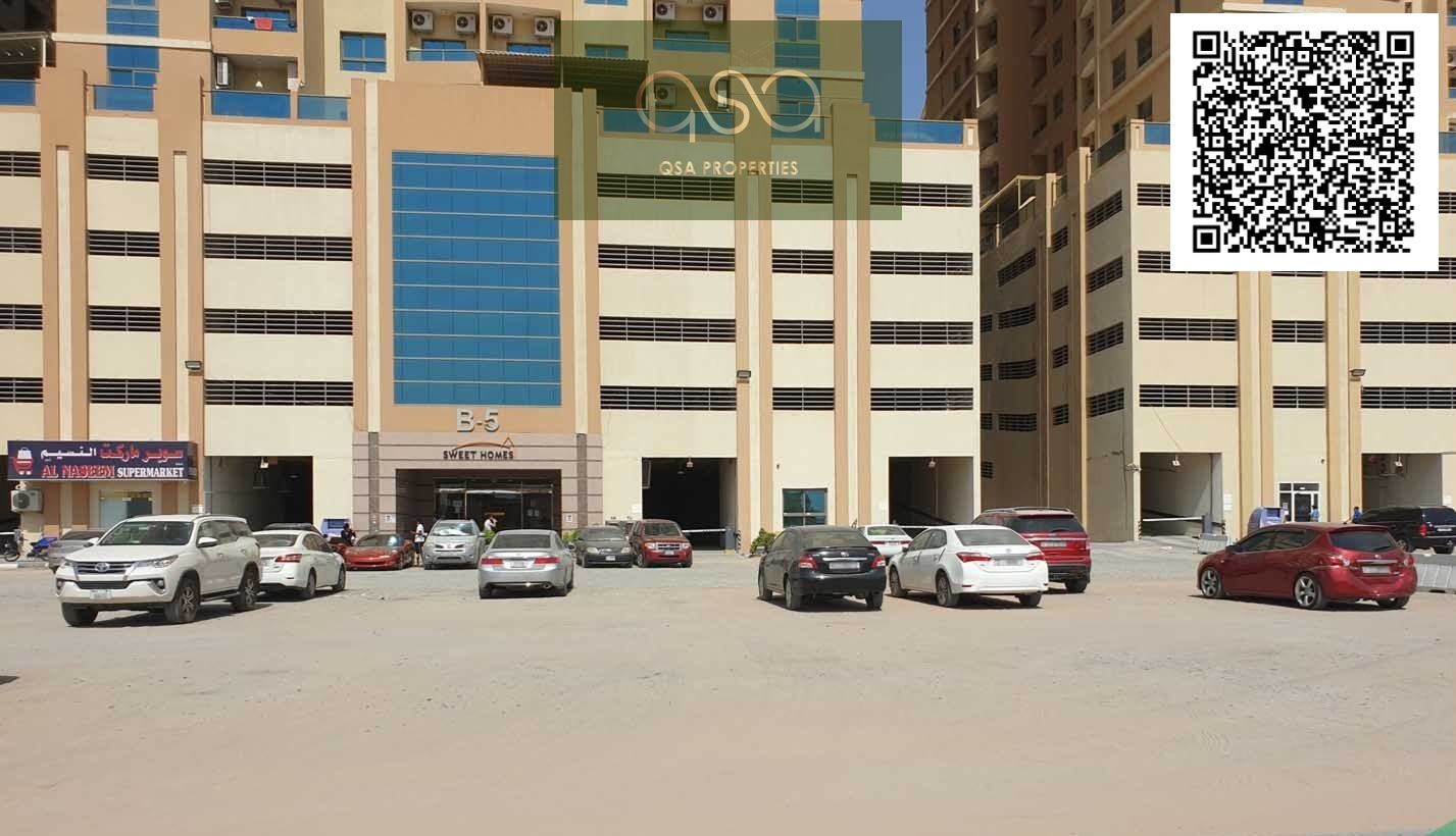 SPACIOUS BIG SIZE 3BHK AVAILABLE FOR SALE. .