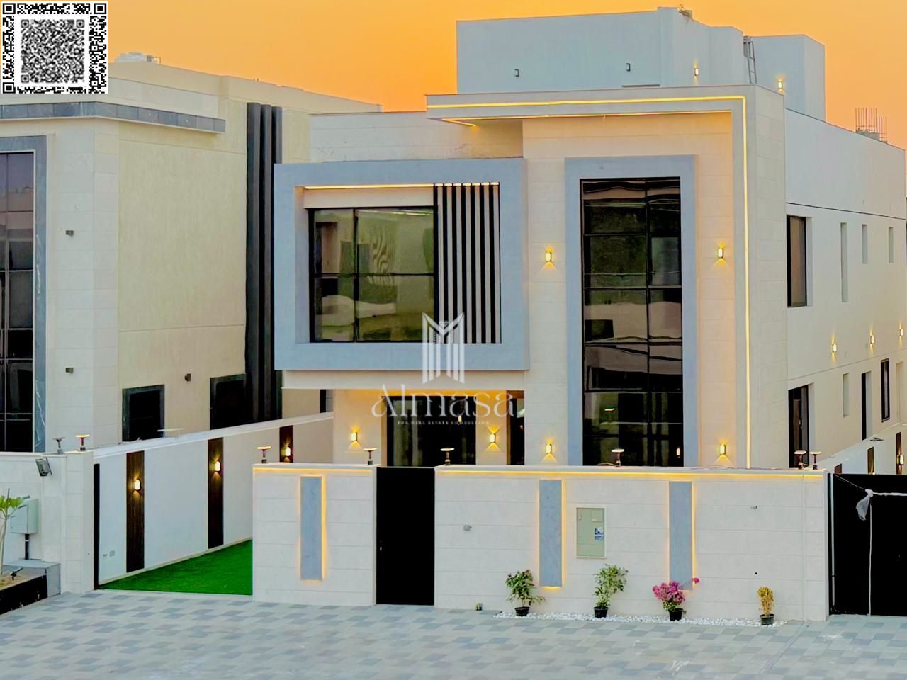 Enjoy luxury in a modern 5-bedroom villa with a rooftop terrace, including registration fees, in the Al Zahia area. Super deluxe finishing, freehold o