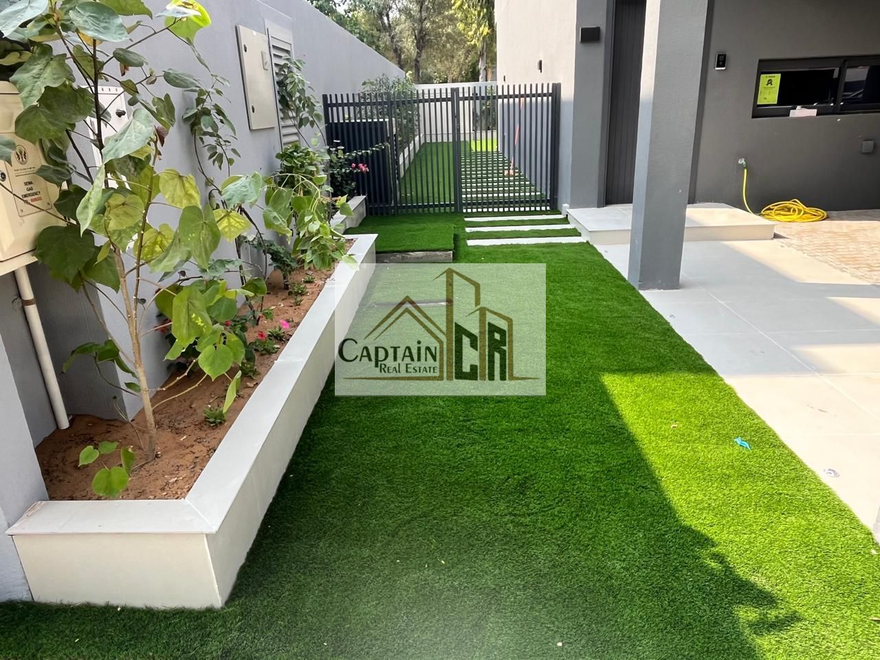 Luxurious 3bhk Townhouse Corner Unit Balcony