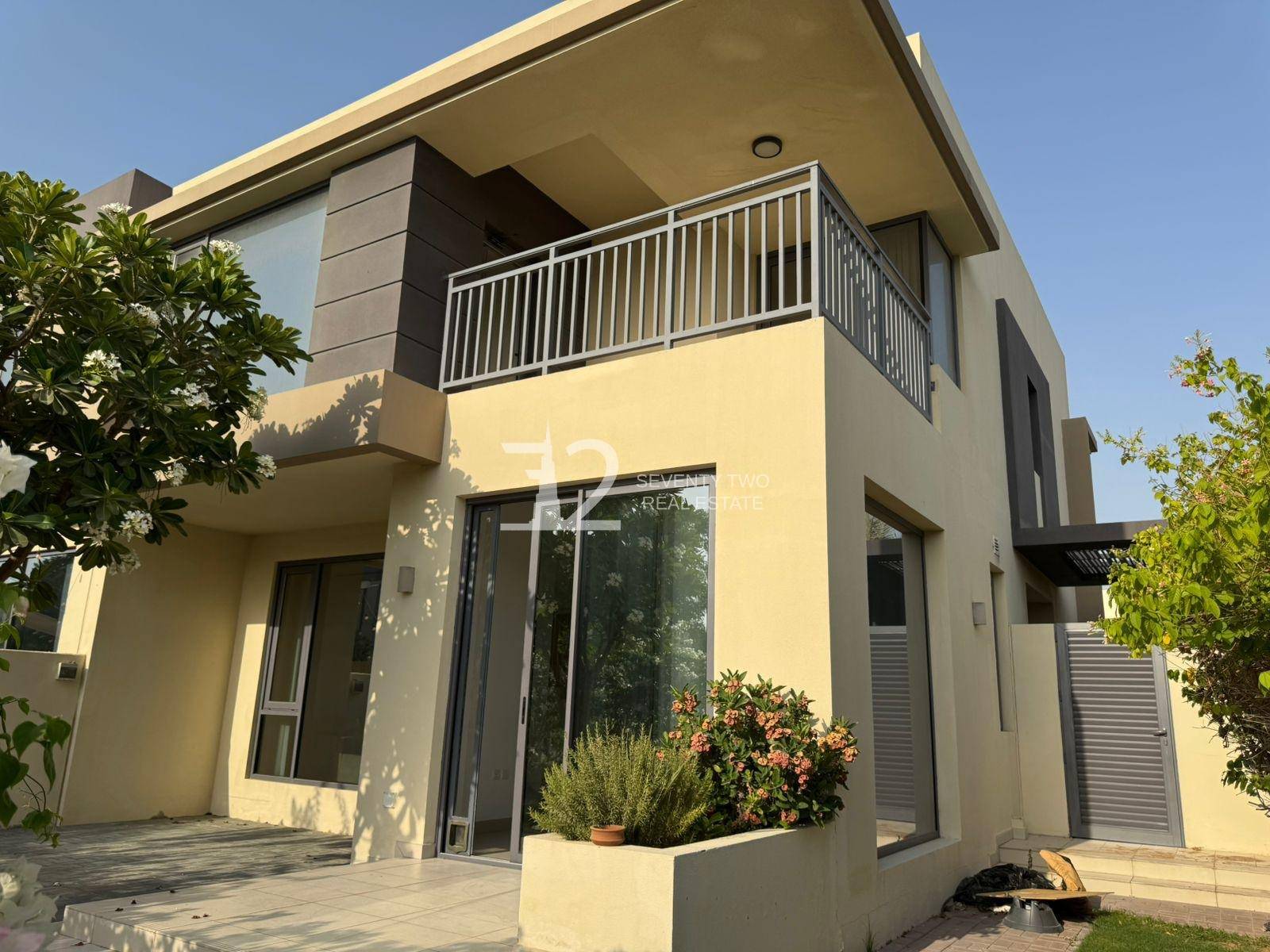 Maple 5 BR Villa | Prime Location | Large Plot