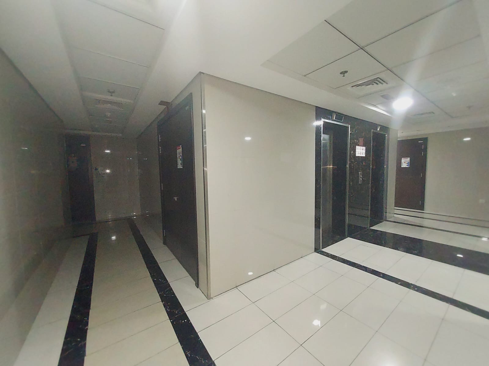 Levish 3bhk 3 wash room with balcony Waldrop all master room storeroom with cover parking new Muwaileh Sharjah