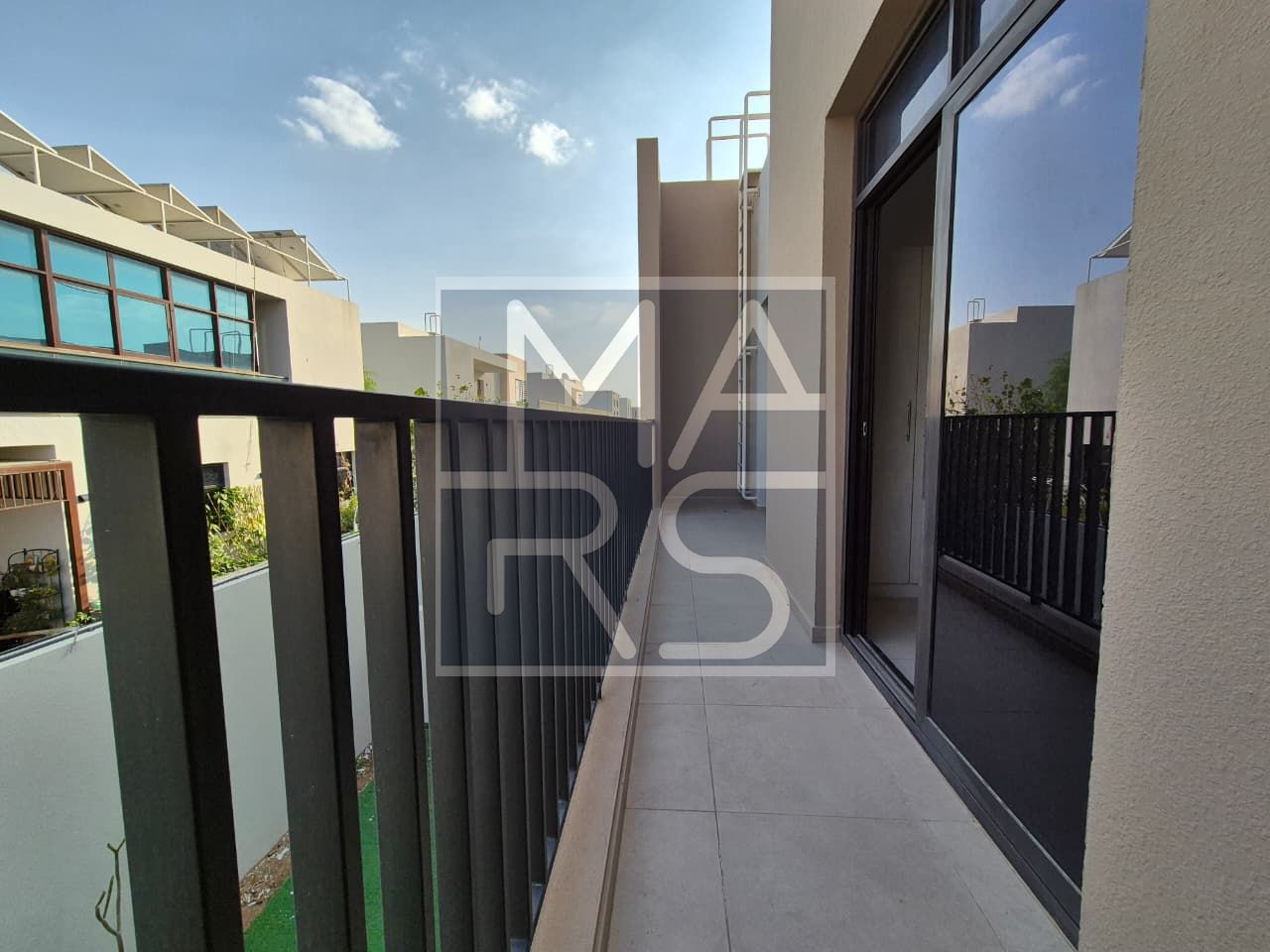 Bigger Layout 3BHK Middle Unit for Rent in Community